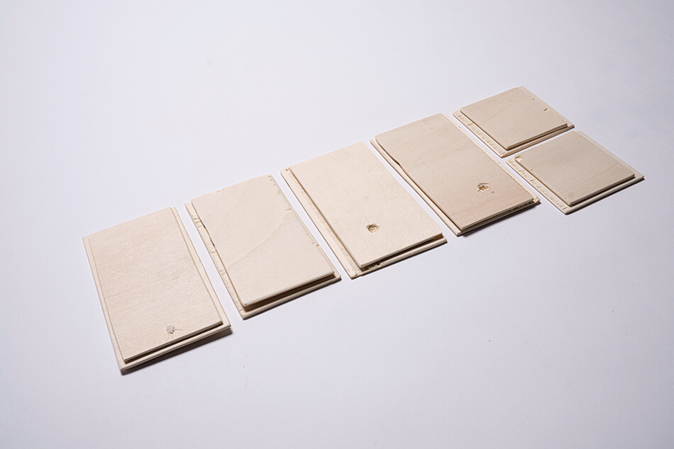 Holzplatten für die Spinnenbox.