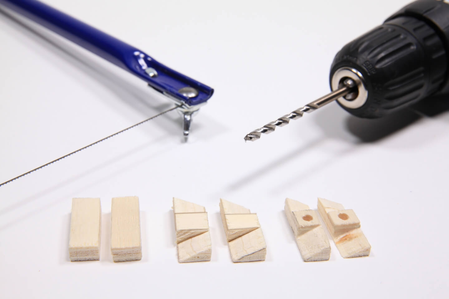 Kivágott fadarabok a zombi szélmalomhoz.