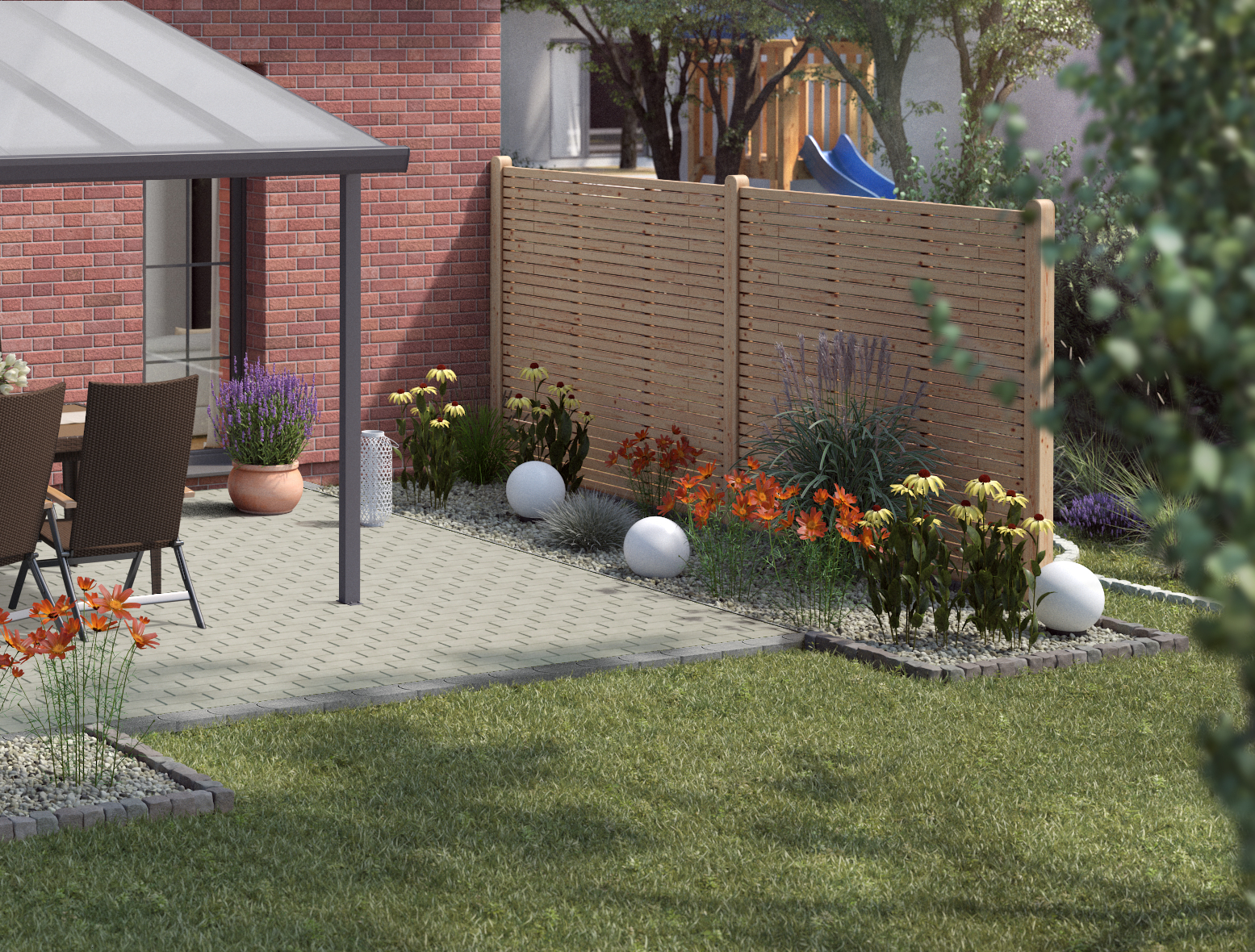 Ideen für die Gartengestaltung klassische Terrasse mit Steinboden an bepflanzten Beeten mit Zierkieseln und hohem Zaun aus Holz