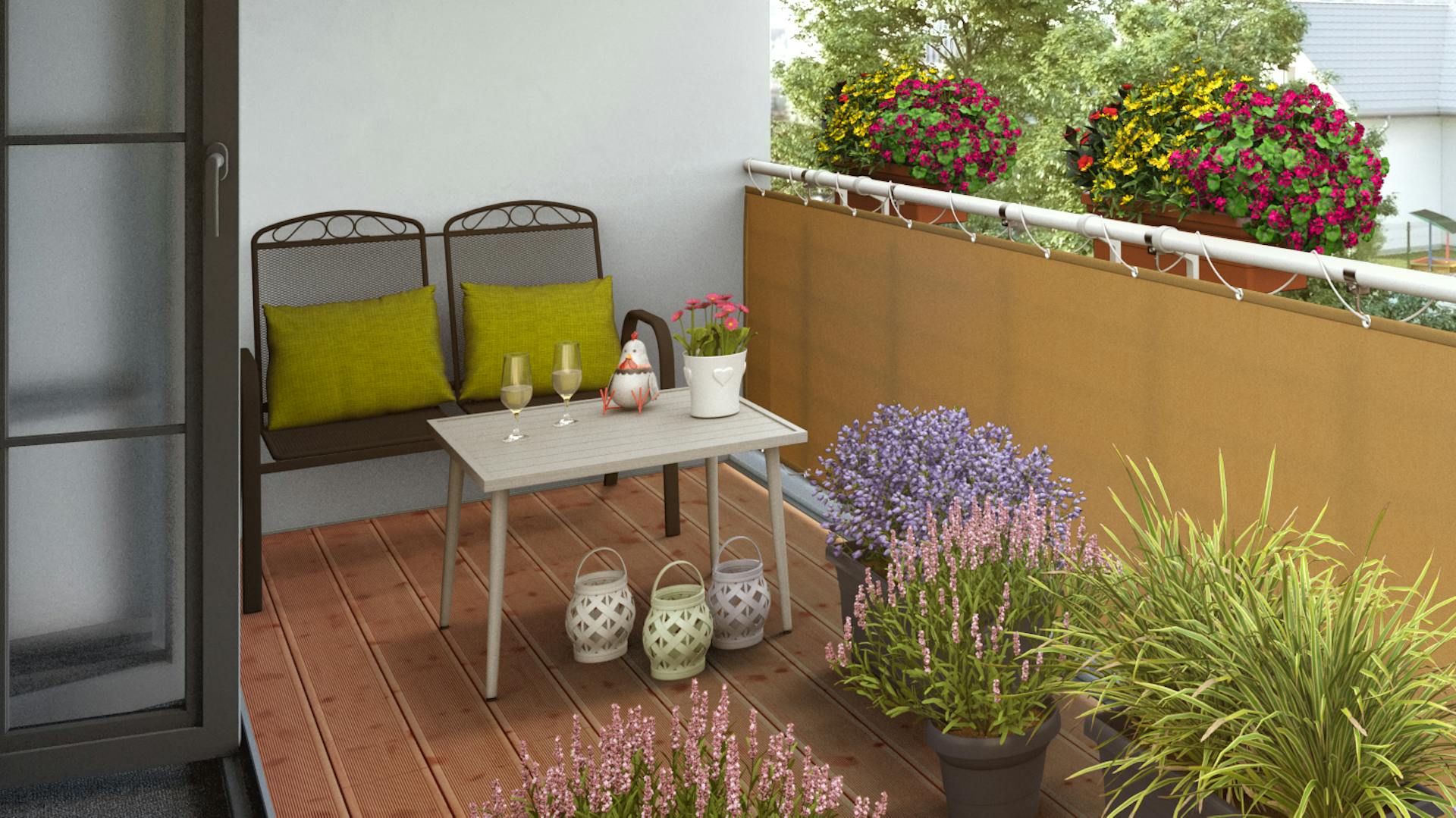 Ideen für die Gartengestaltung natürlicher Balkon mit Bank aus Metall und weißem Tisch auf Holzboden an bepflanzten Blumentöpfen vor Sichtschutz an Geländer mit bepflanzten Blumenkästen