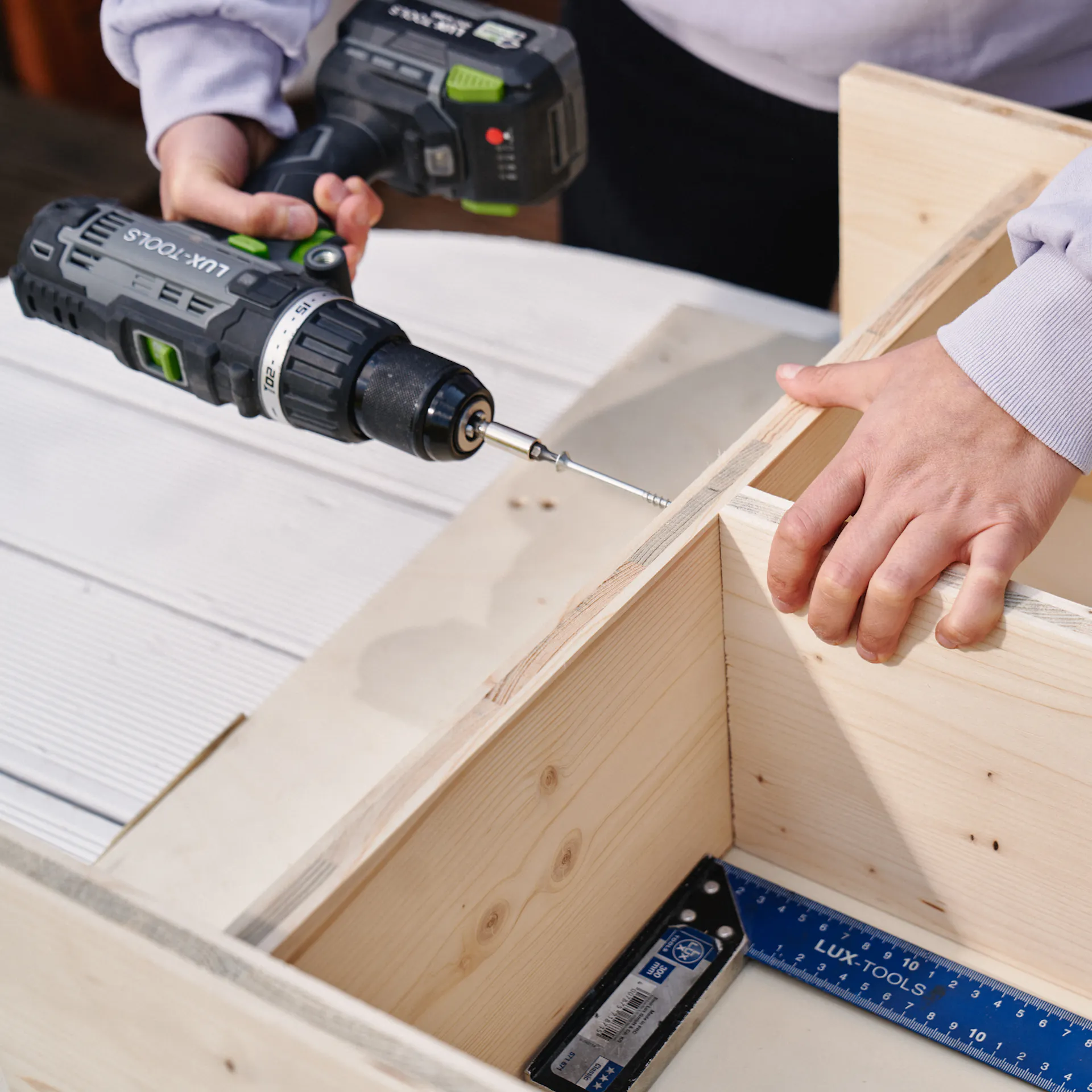 Středová stěna je přišroubována