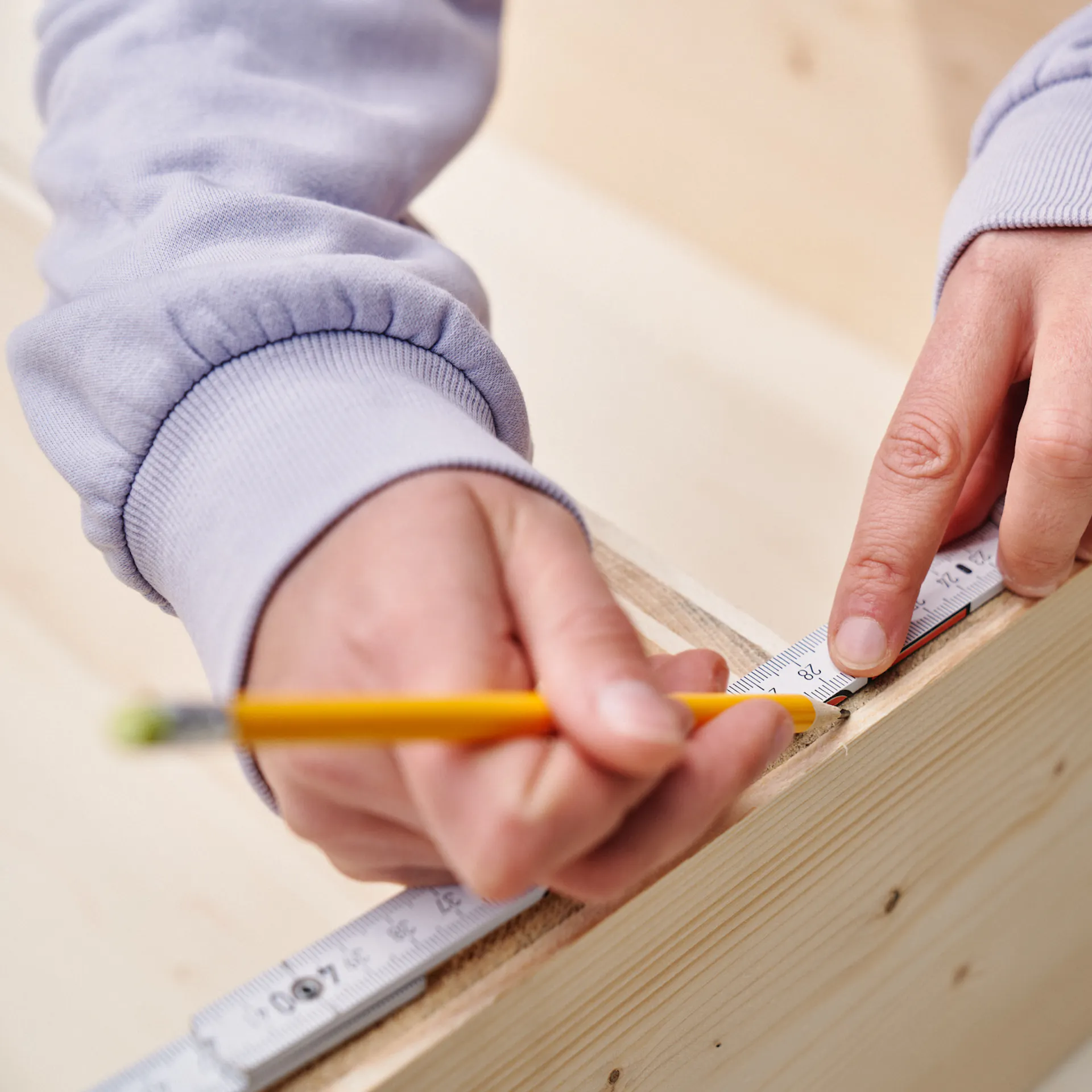 vyznačení otvoru na střední stěně