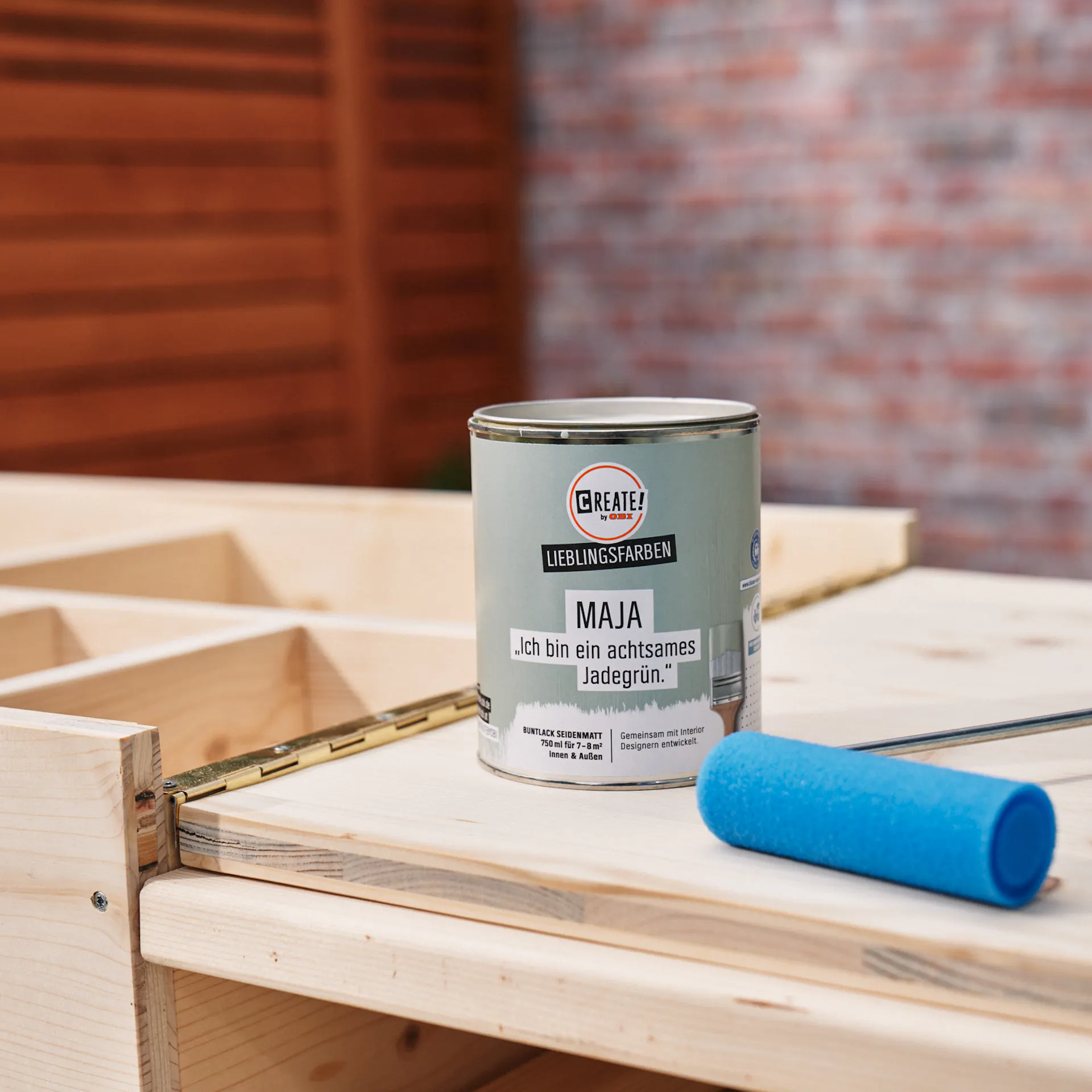 Barva s válečkem na grilovacím stole