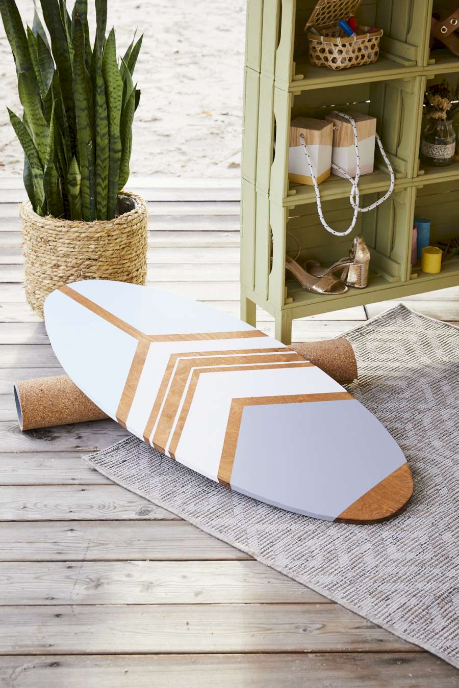 Balance-Board auf dem Fußboden.