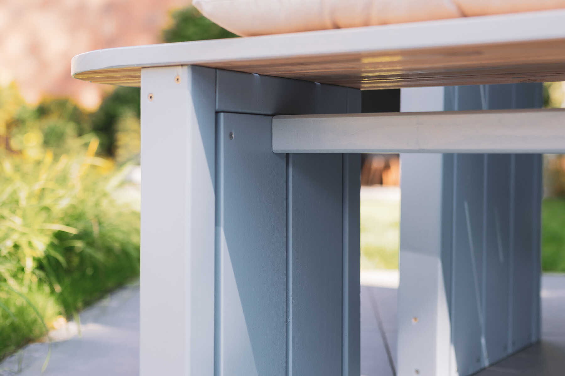 Detailaufnahme der Gartenbank Emilia.