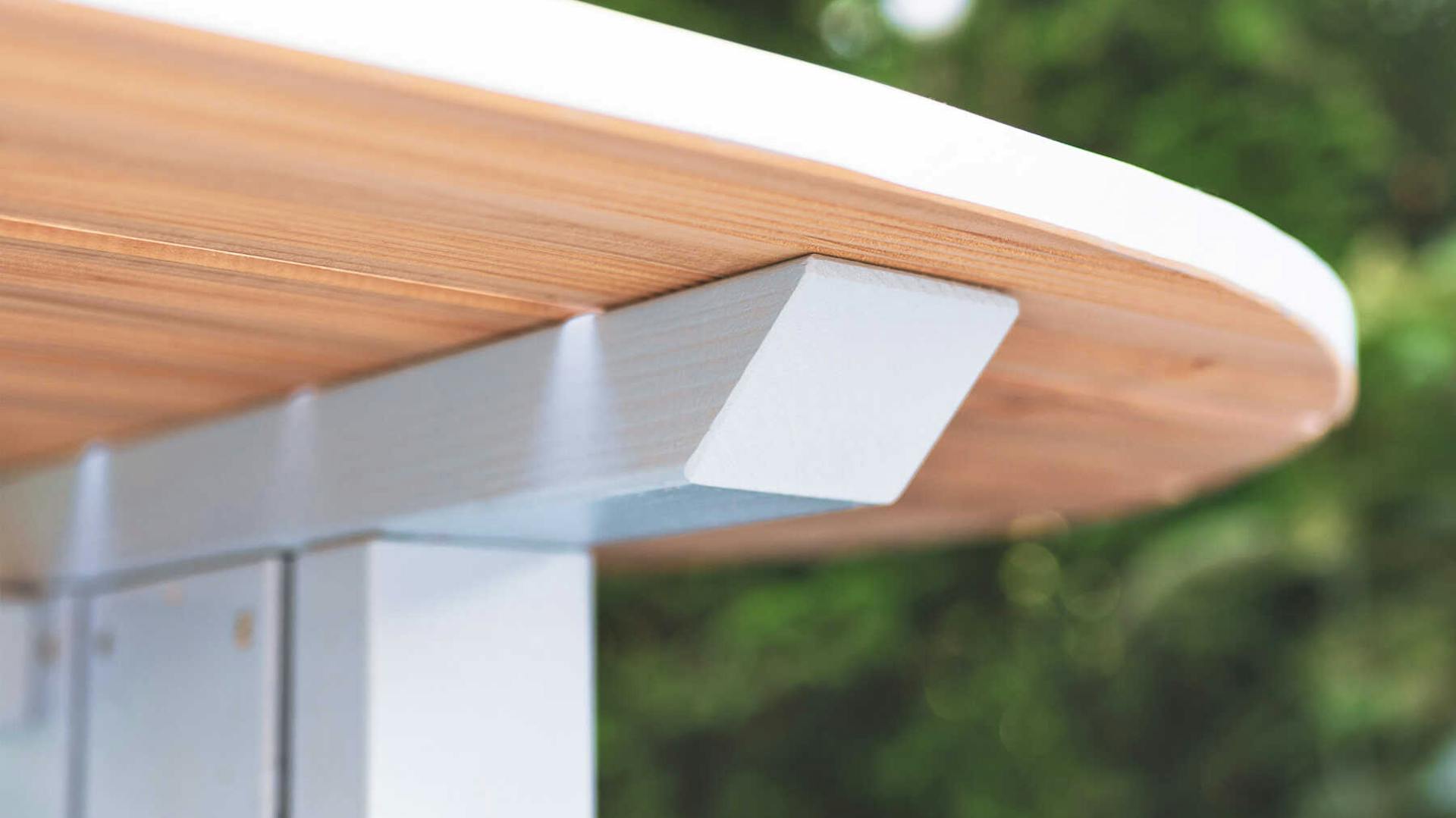 Ansicht auf Tischplatte von unten.