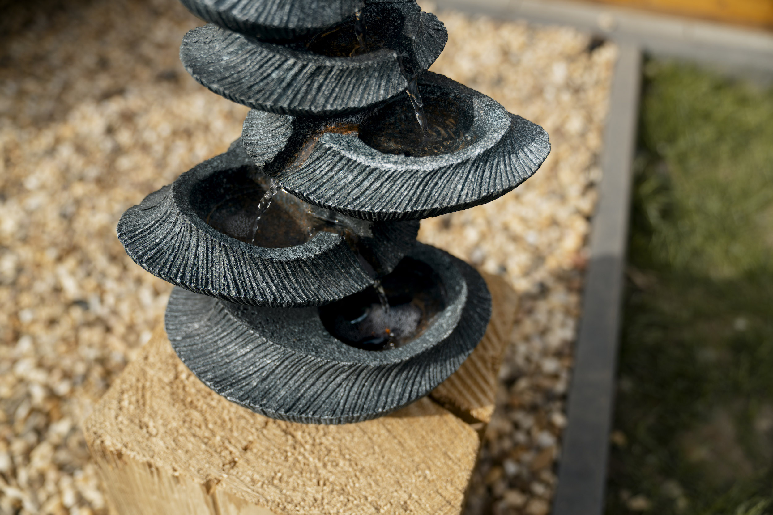 Tischbrunnen auf Beistelltisch