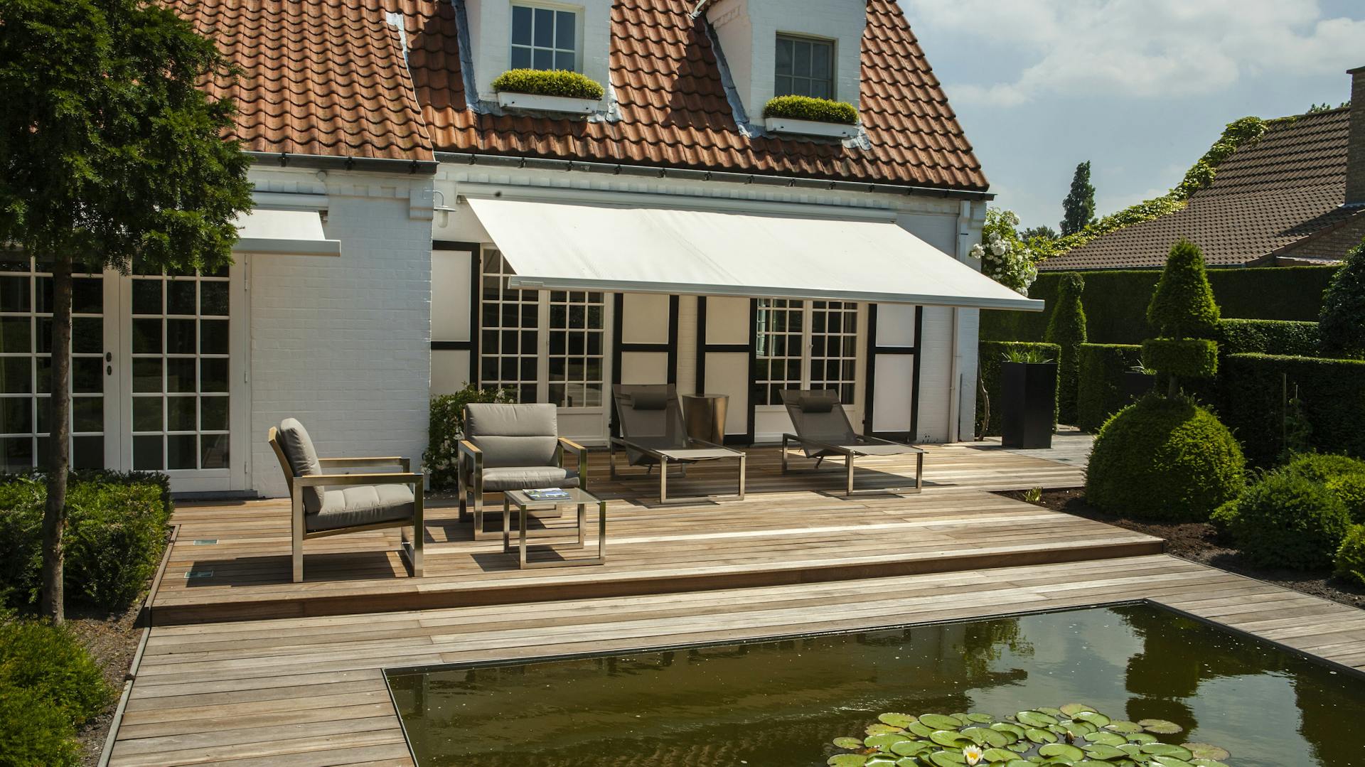 Terrasse mit Markise