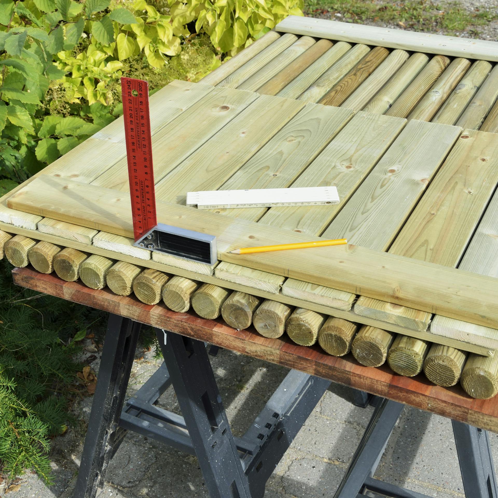 Jednotlivé diely pre veko boxu na smetnú nádobu