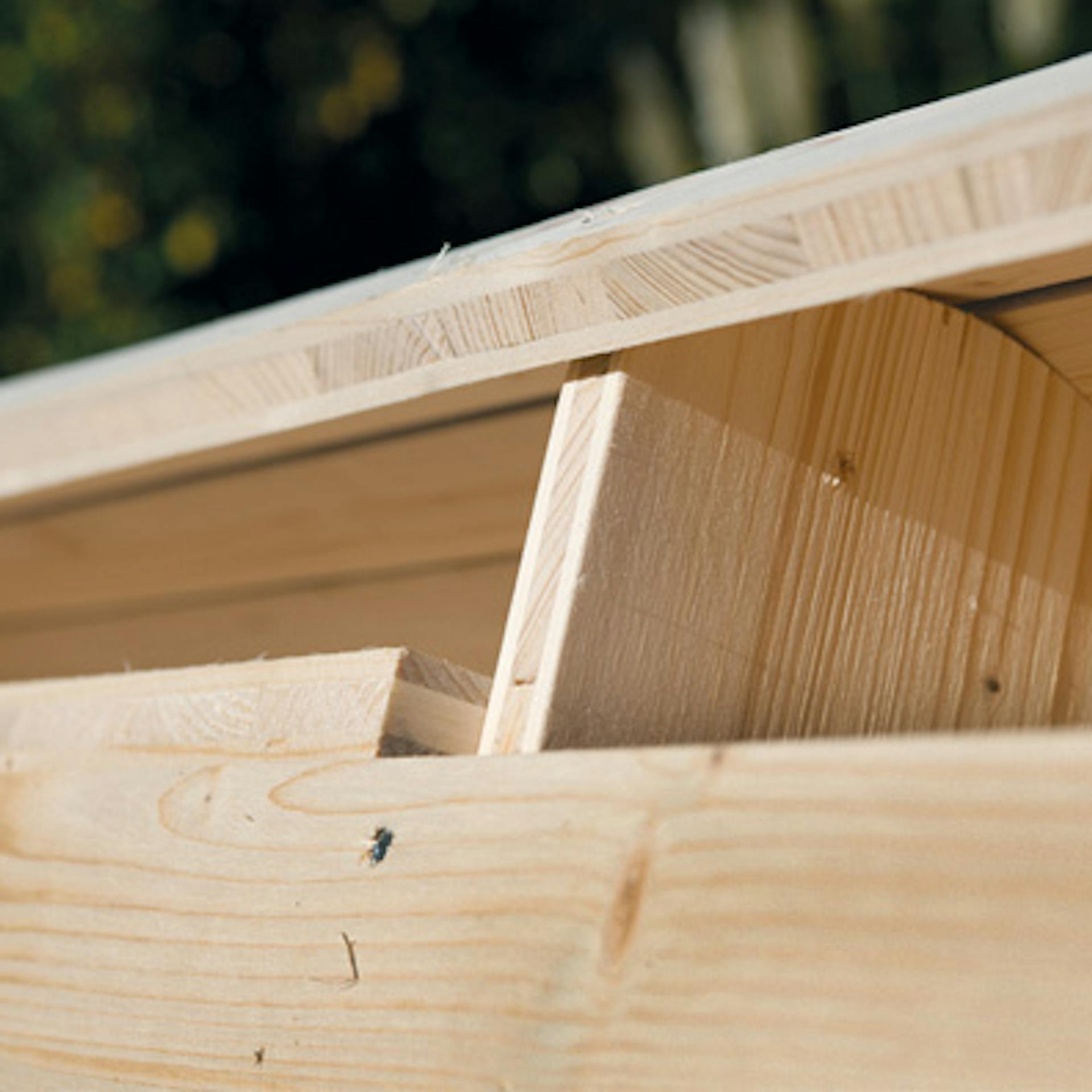 Auf Maß geschnittenes Holz für die Hollywoodschaukel