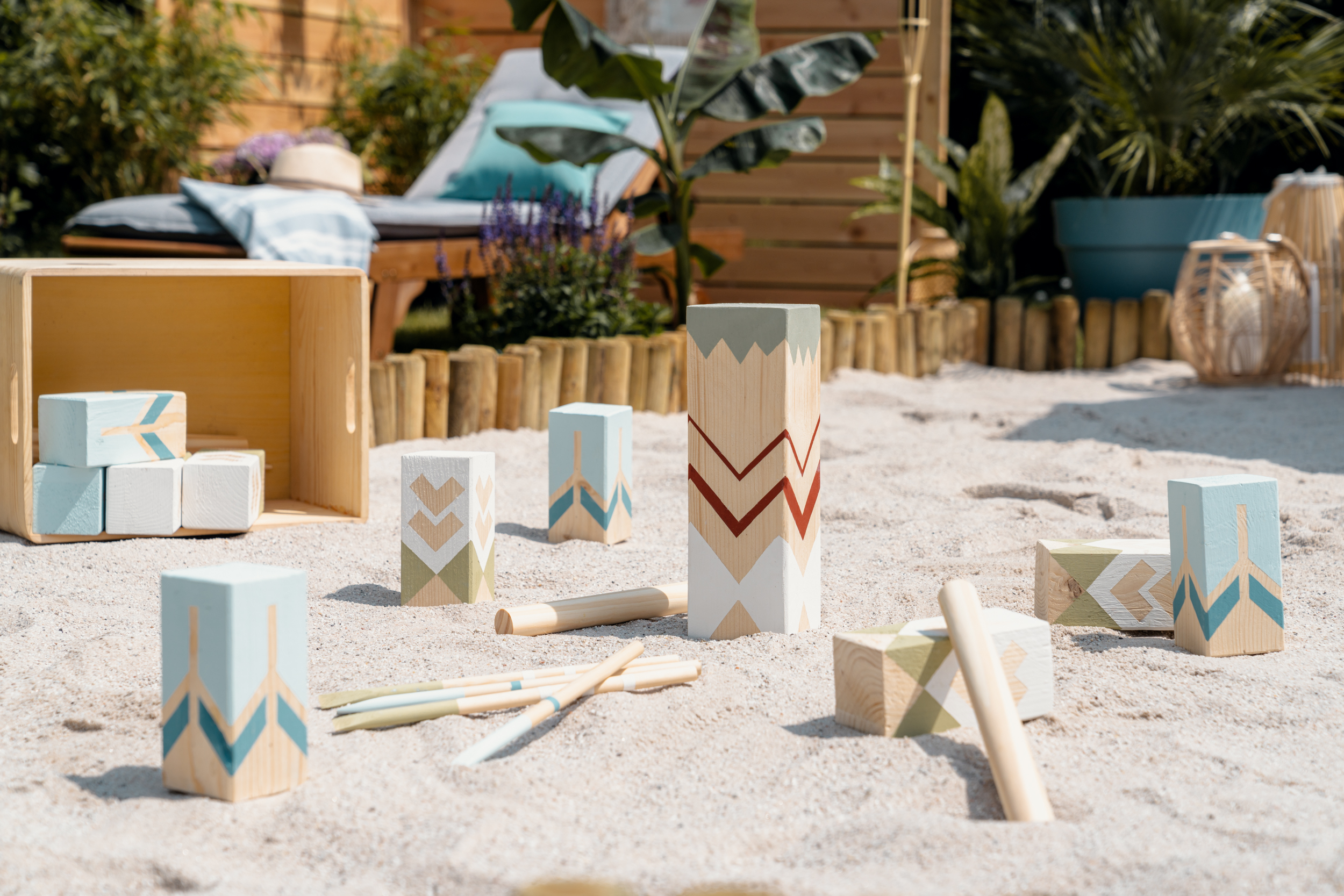 Set fai da te per il gioco del kubb sulla sabbia