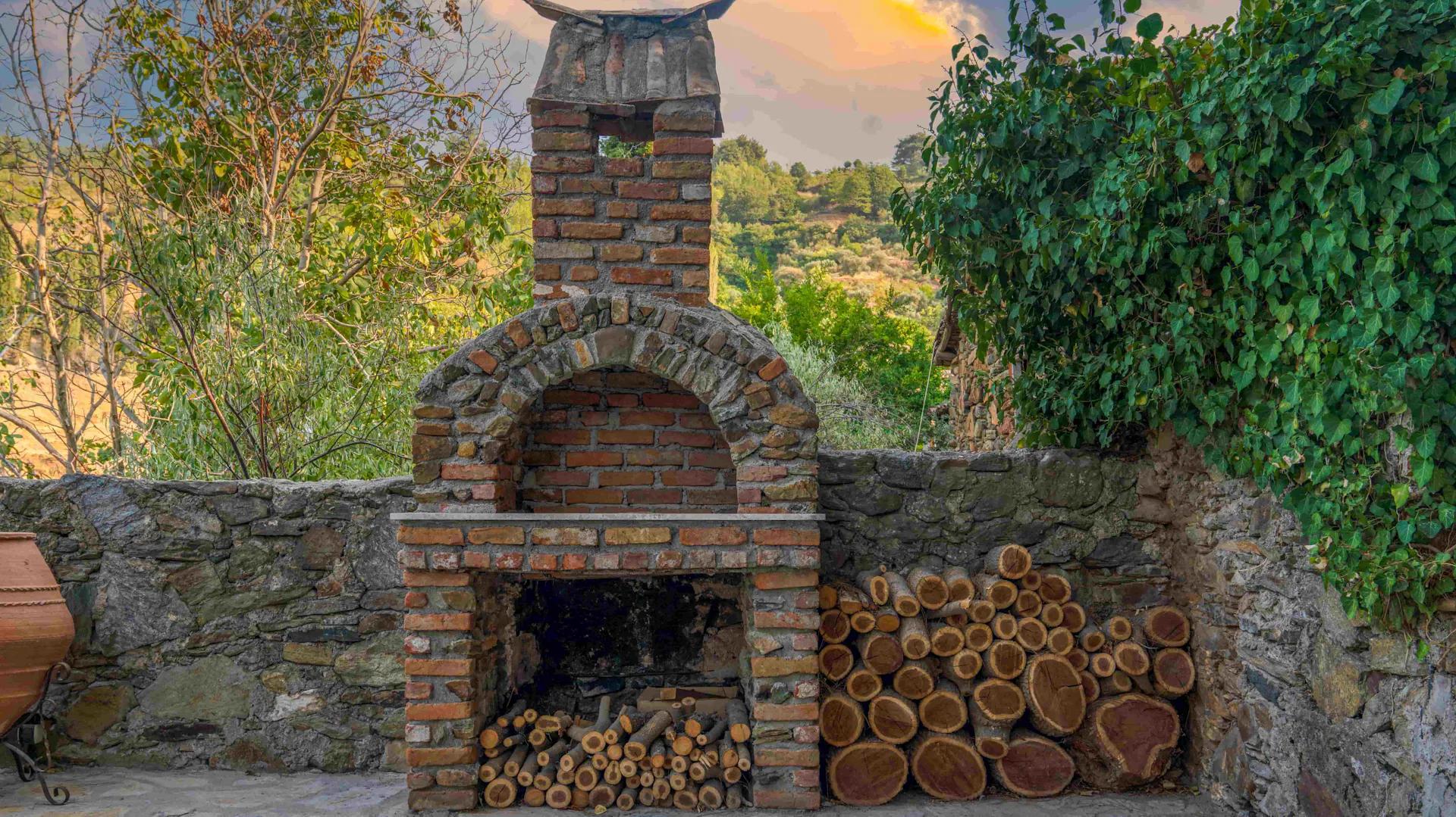 Grill in muratura in giardino
