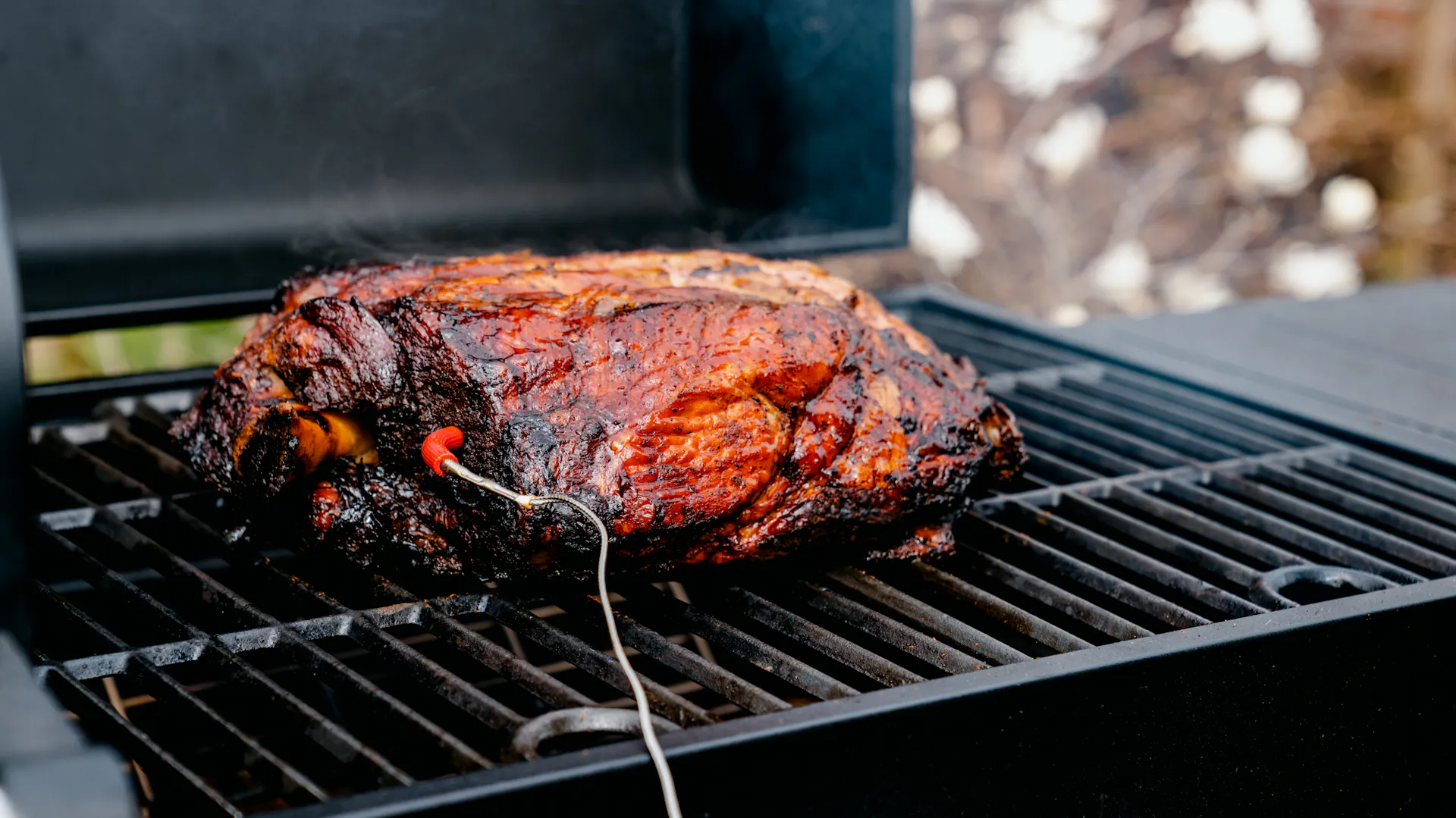 Schweinebraten als Pulled Pork vom Grill