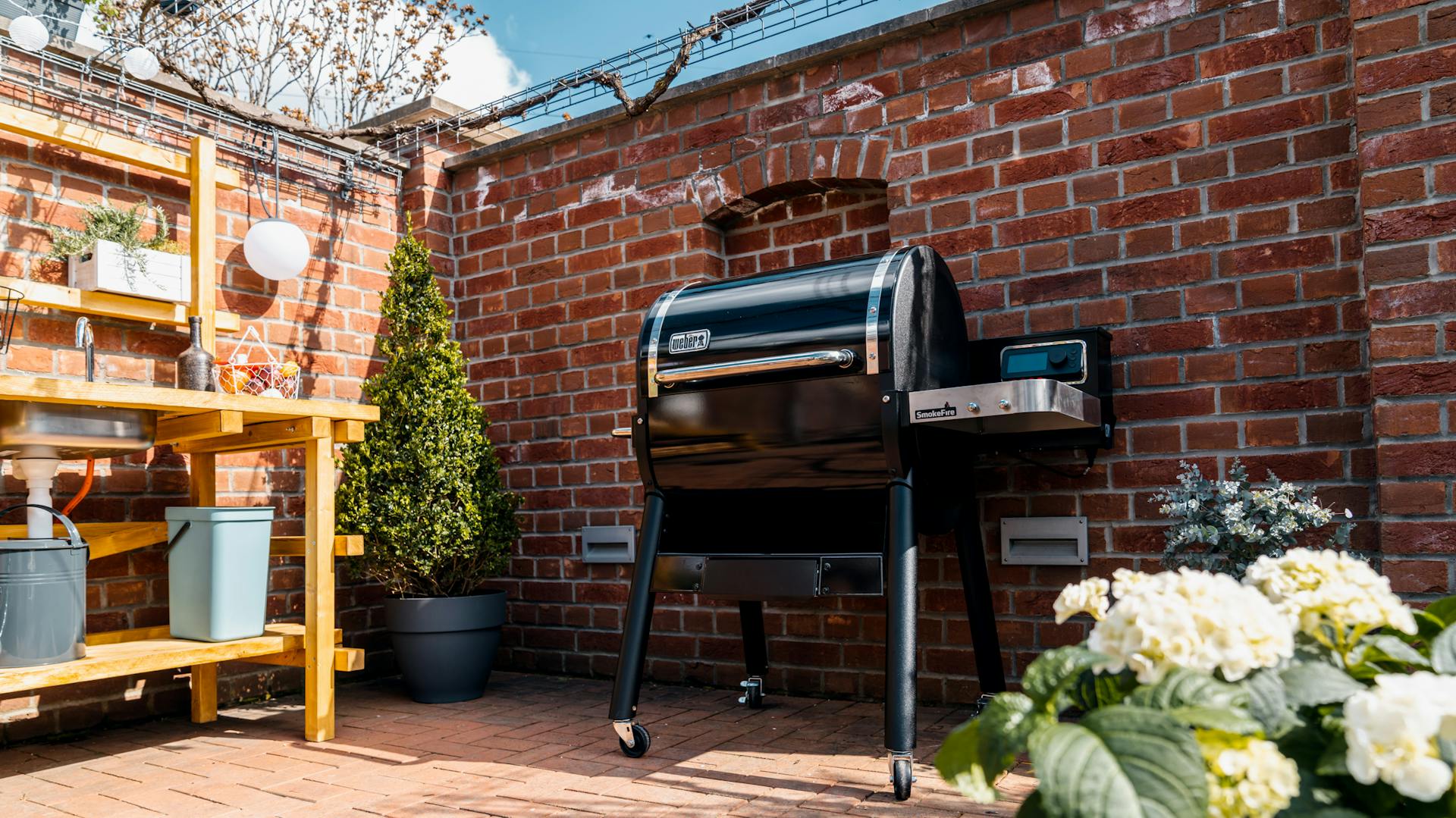Grillplatz mit Smartgrill und Outdoorküche