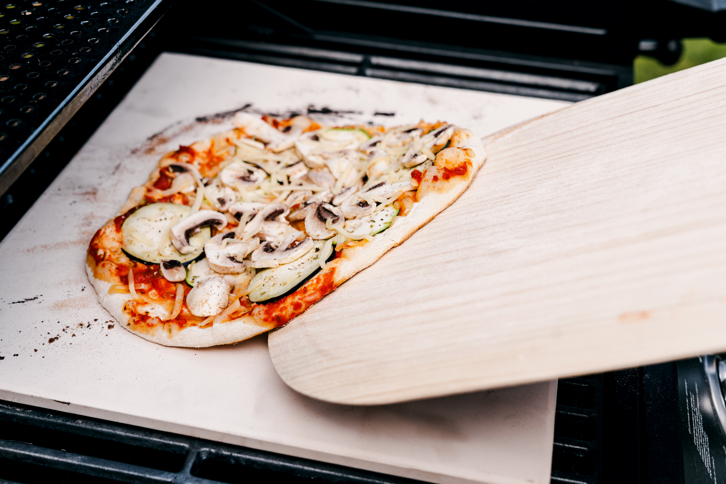 Pizza su pietra per grill