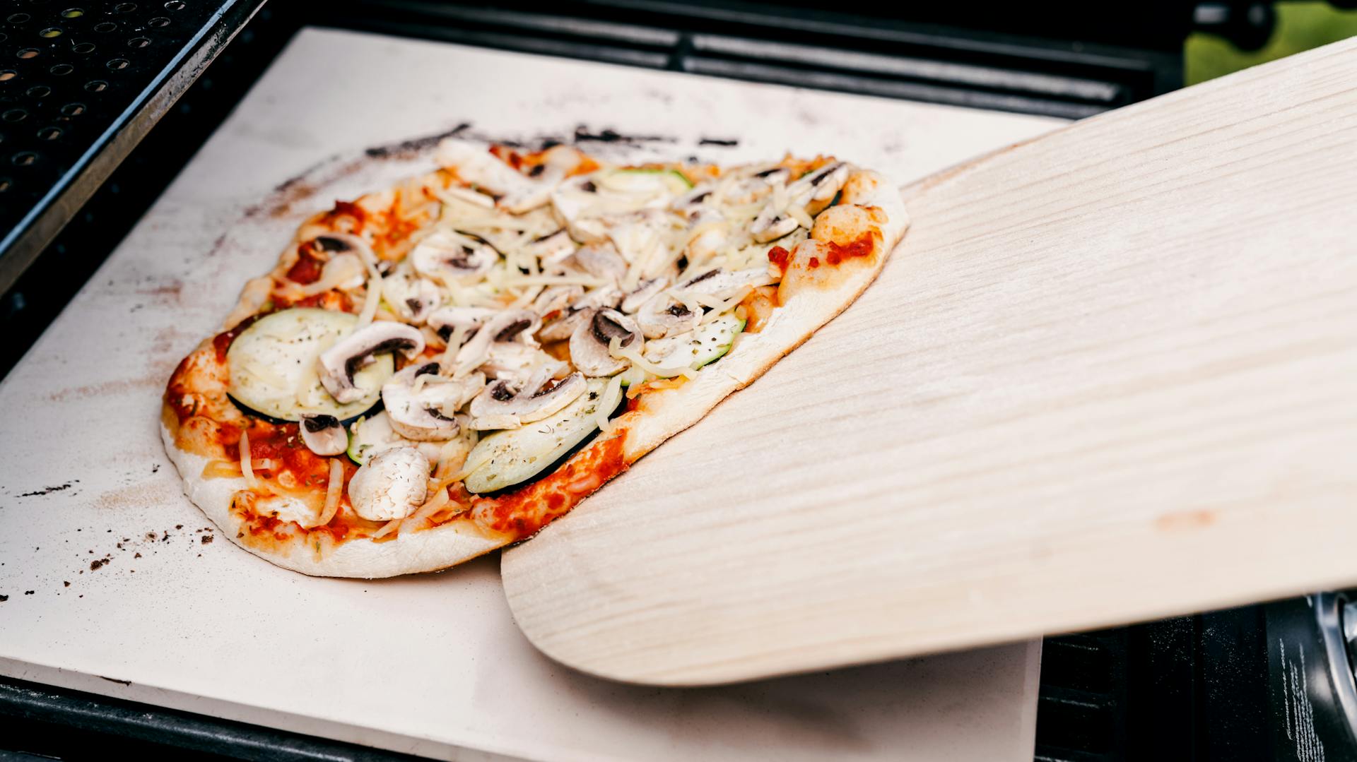 Pizza su pietra per grill