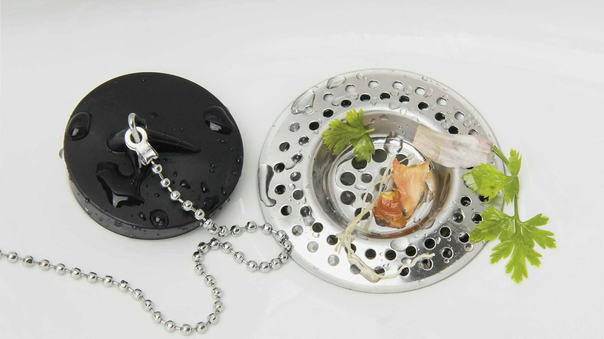 Abflussieb mit Essenresten