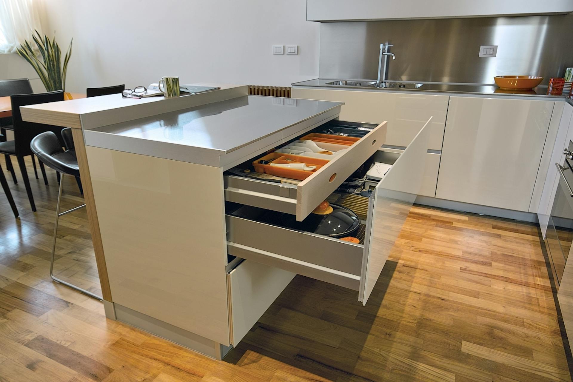 Küchenunterschrank mit Innenauszug