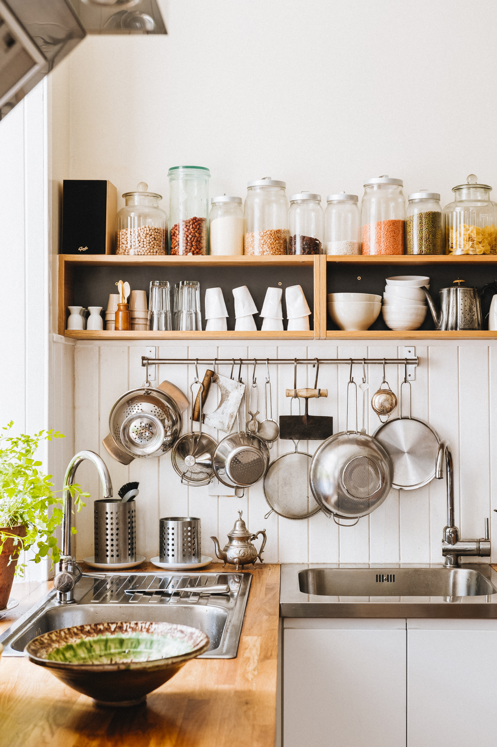 Ordnung in kleiner Küche