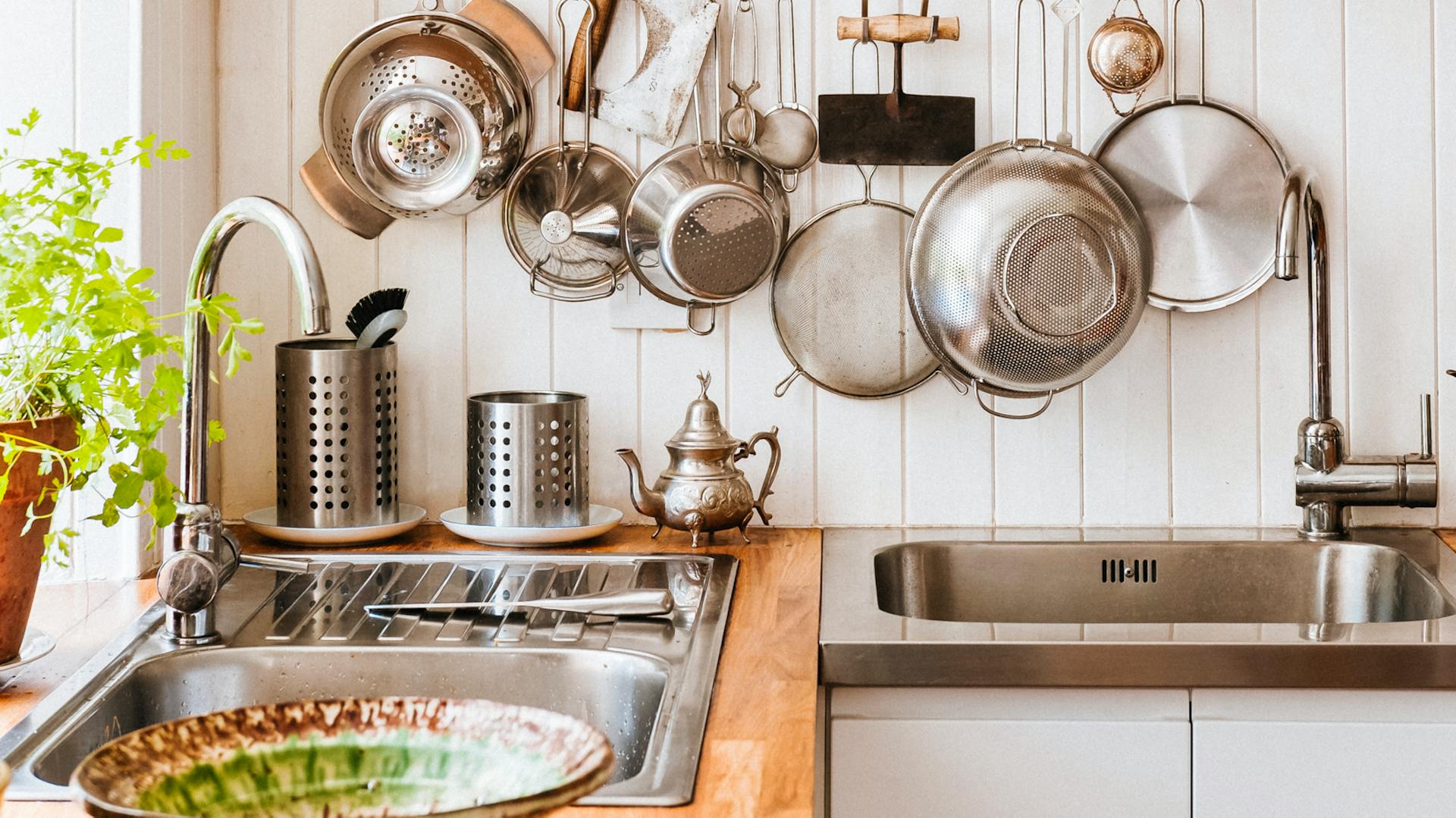 Ordnung in kleiner Küche