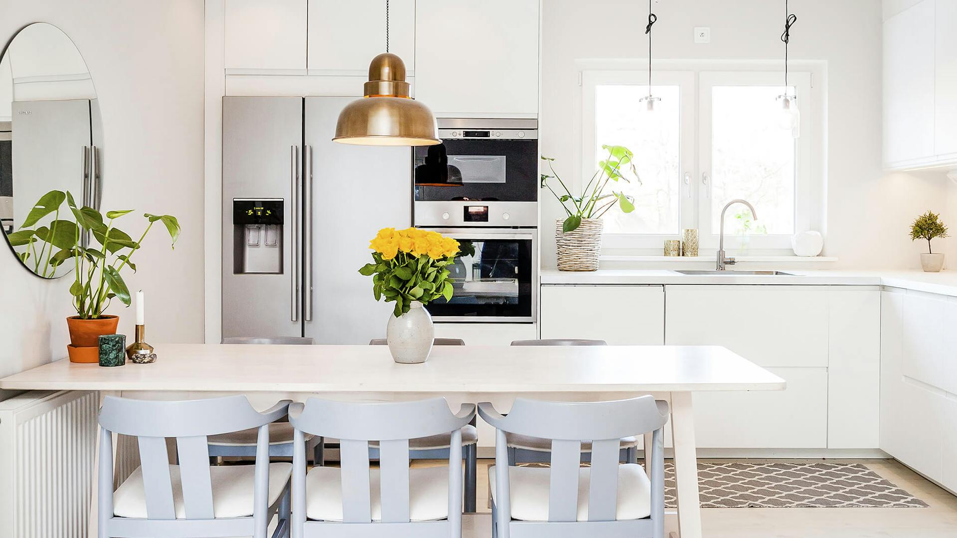 Küche mit hellblauen Fronten