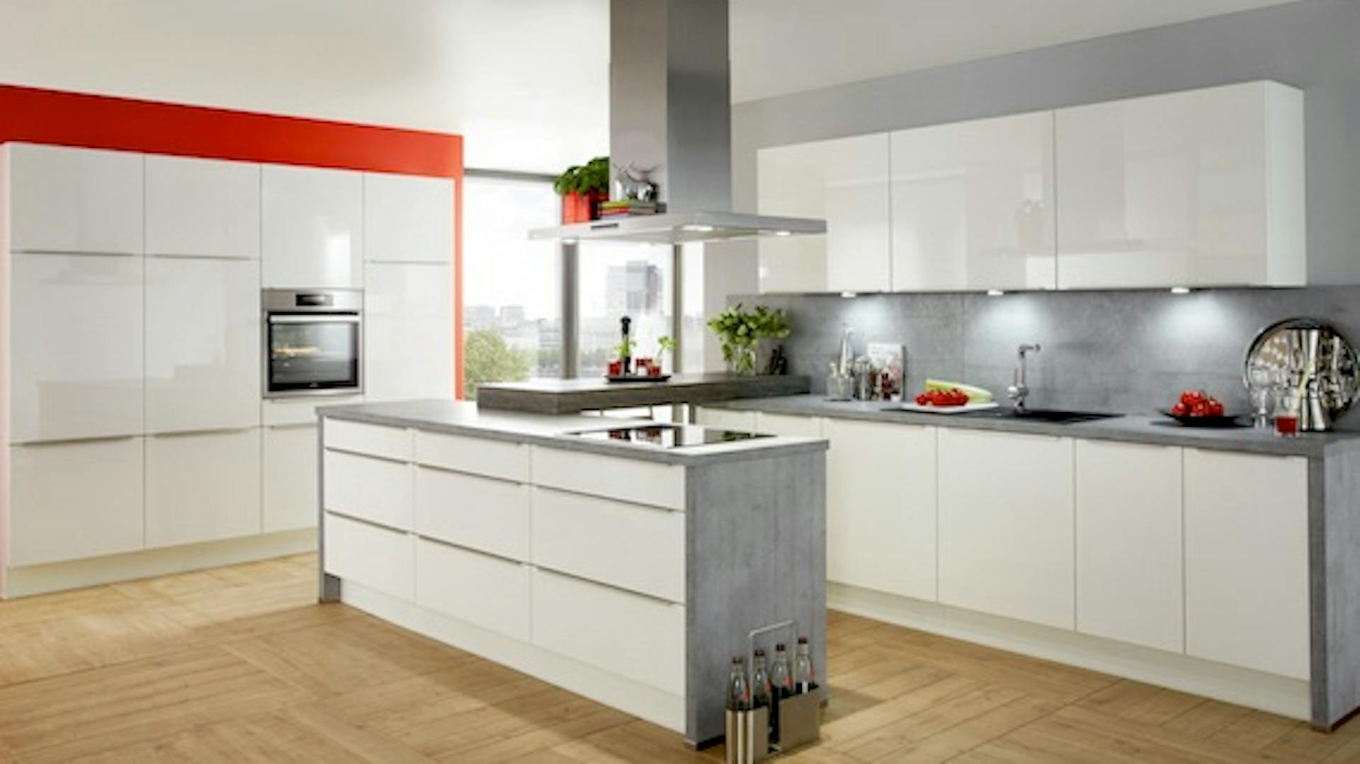 Helle Glasfronten in der Küche