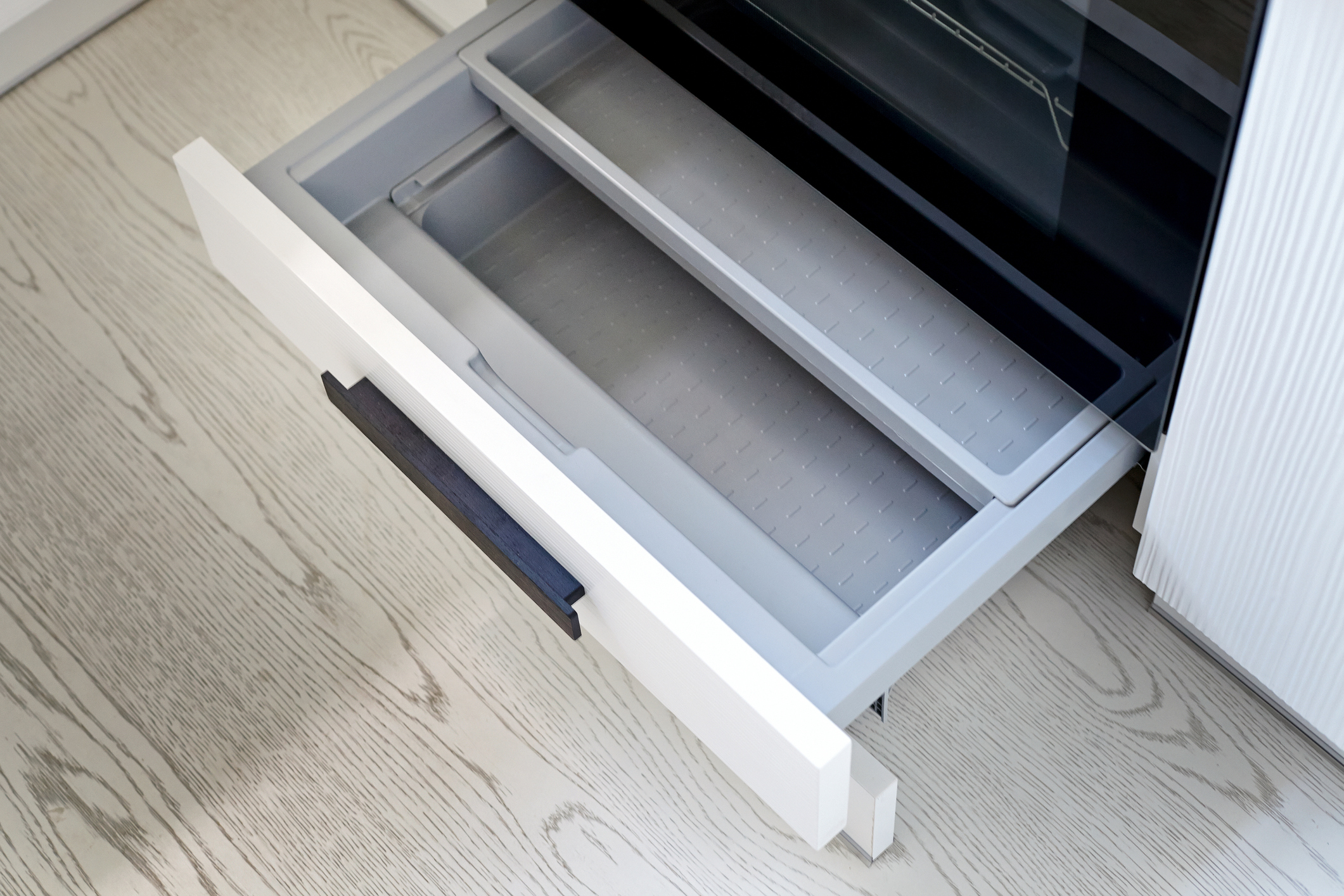 Schublade unter dem Backofen