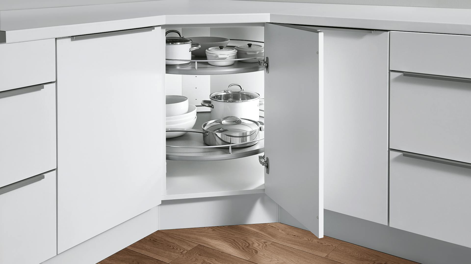 Rohová kuchynská linka Nobilia s kolotočom