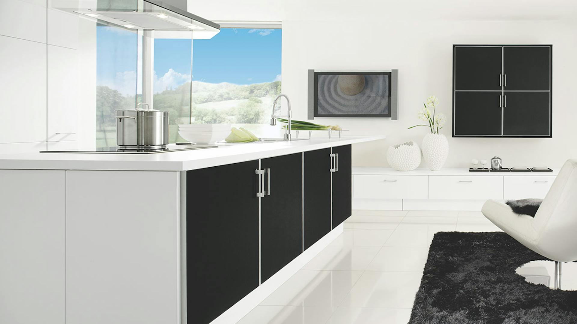 Küche mit Inselhaube als Dunstabzug