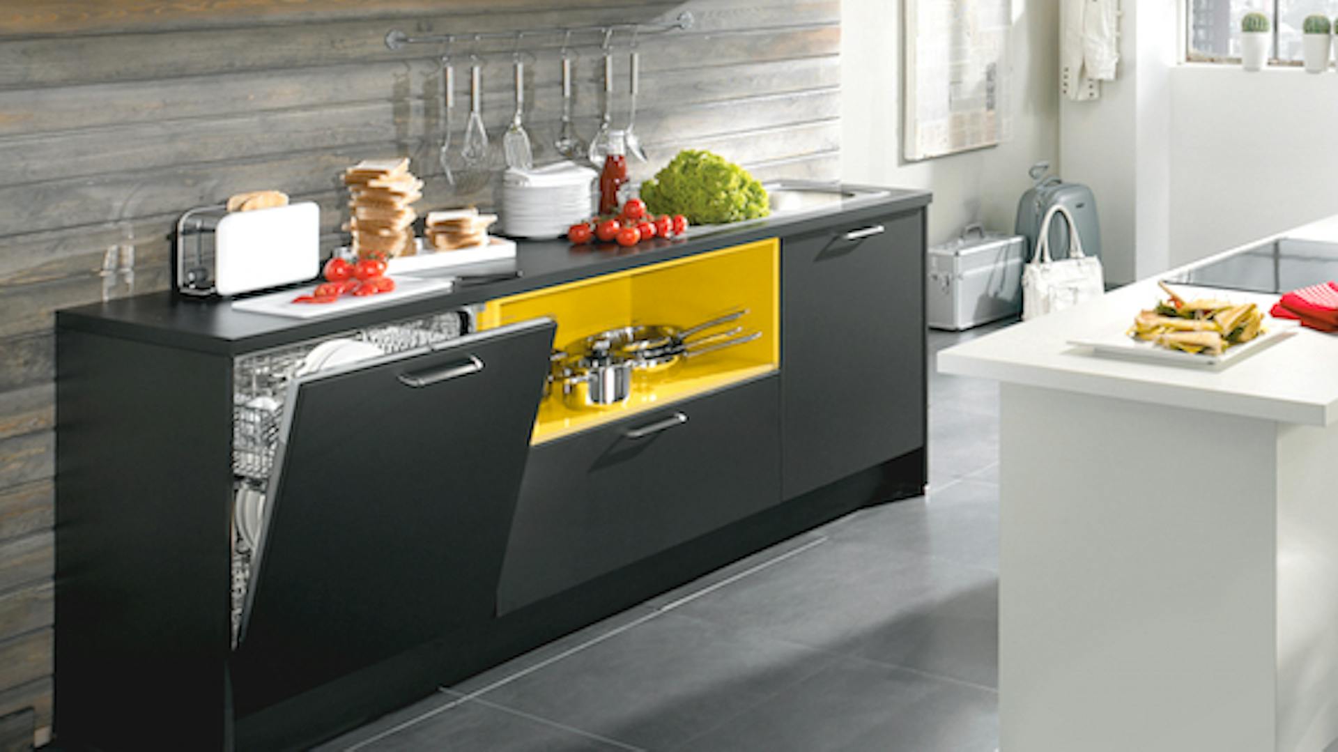 In Küchenzeile integrierter Geschirrspüler