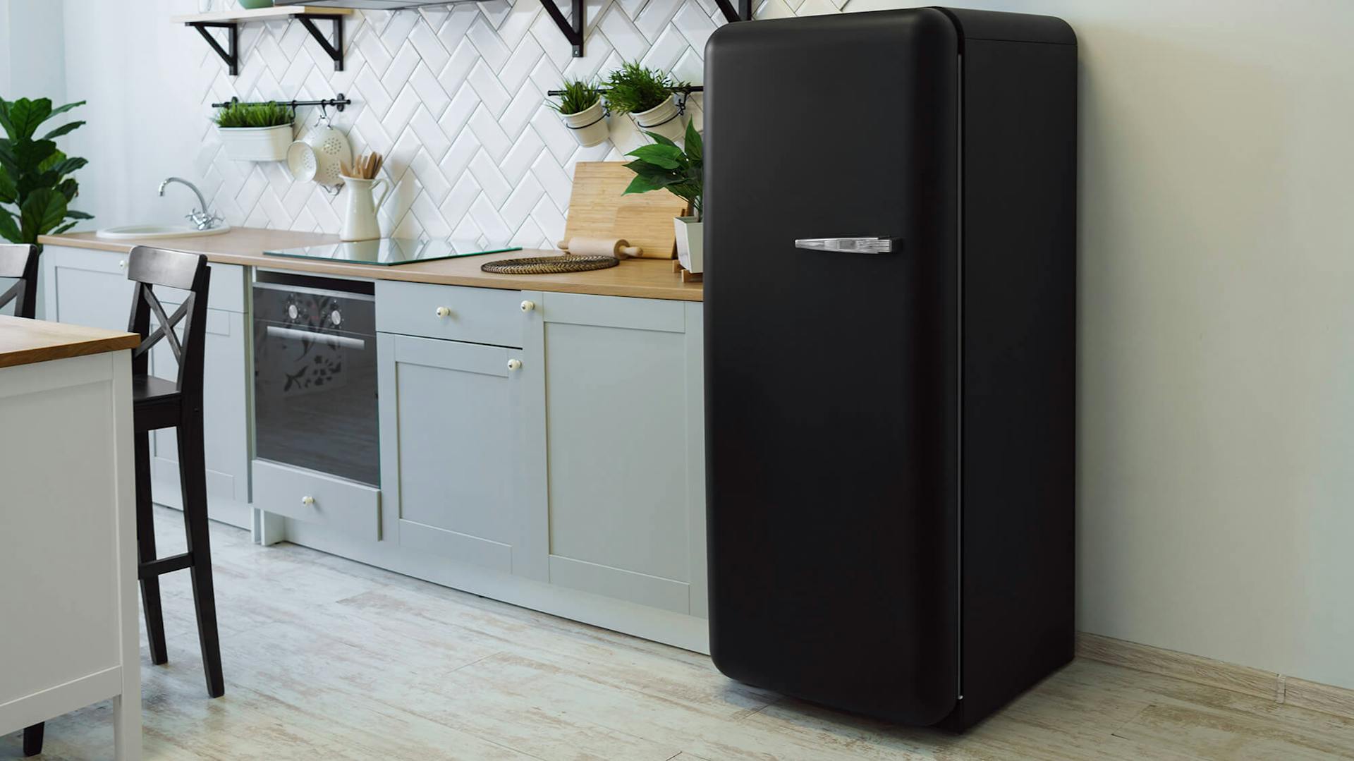 Rustikale, helle Vintage-Küche