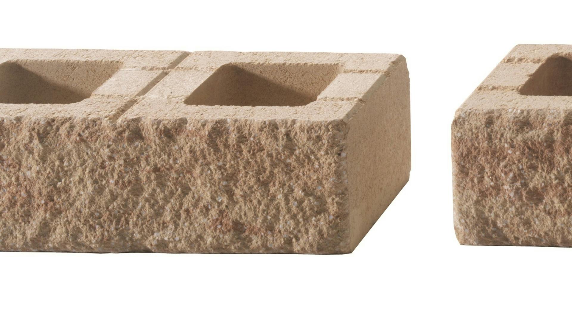 Mauersteine mit Hohlkammern.