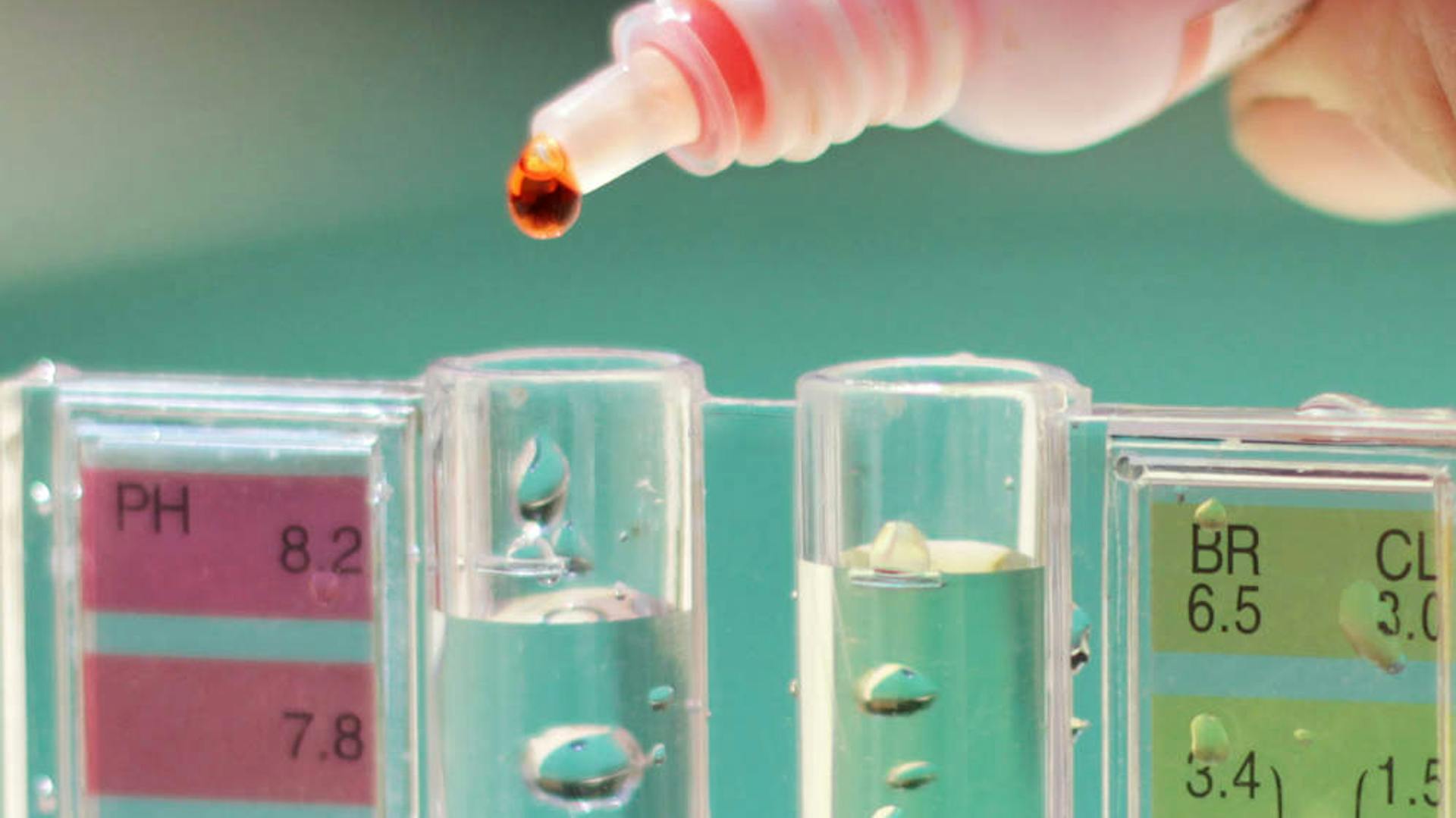 Provetta di prova per pH e cloro per piscina