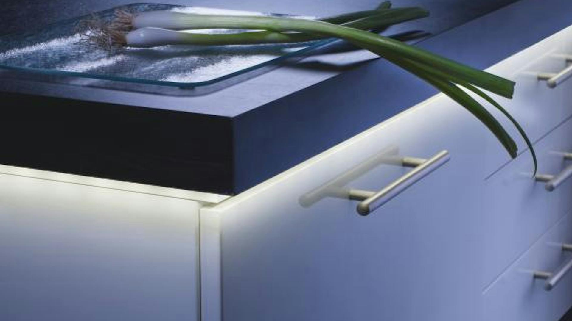 Arbeitsplatte indirekt beleuchtet