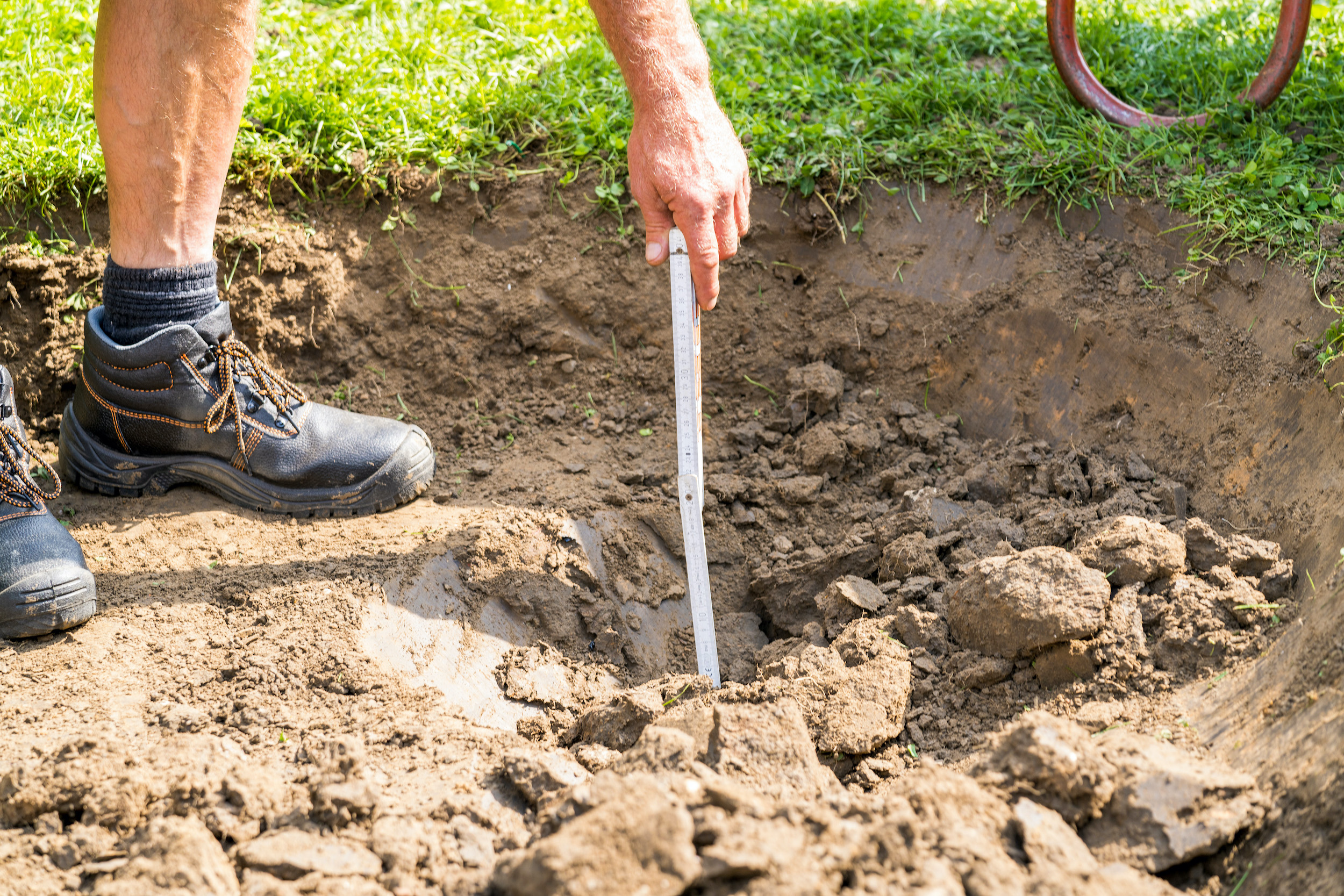 Fertigteich anlegen im Garten Videoanleitung OBI