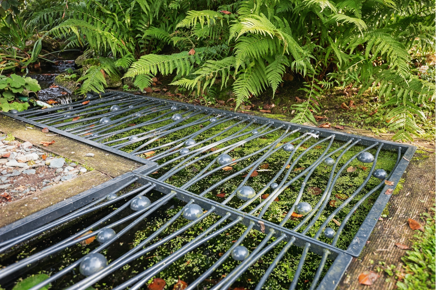 Teichsicherung Ideen für Gewässer im Garten OBI