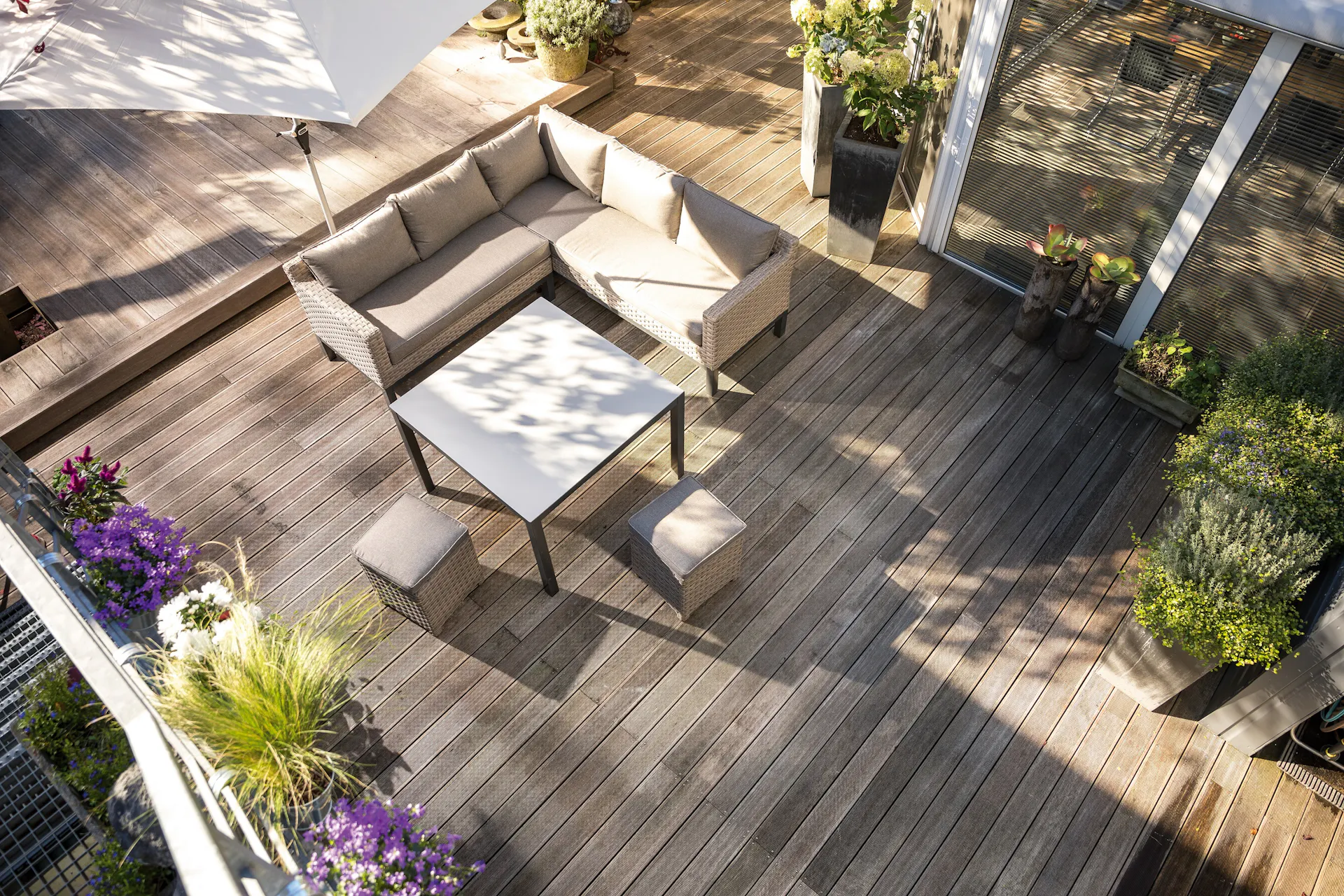 Terrasse mit Holzboden