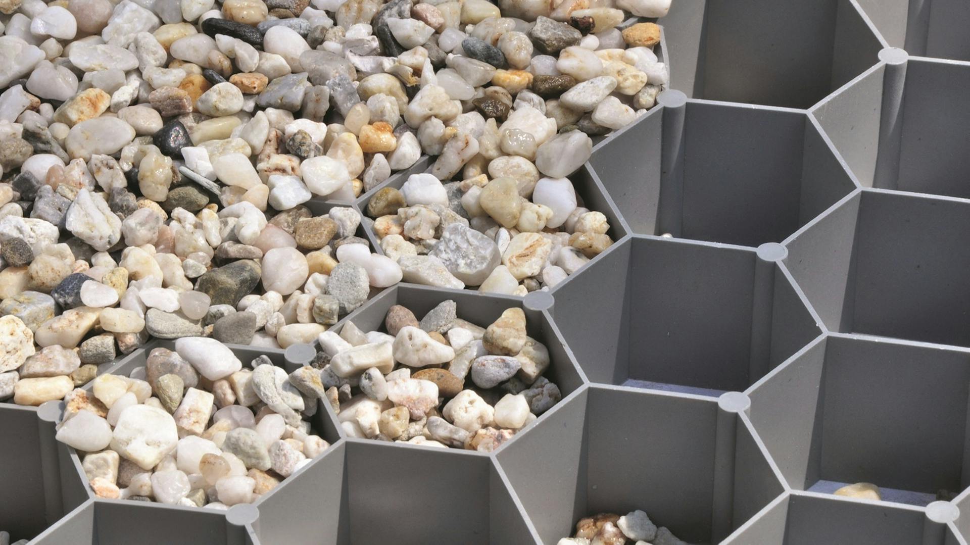 Base per un vialetto in ghiaia.