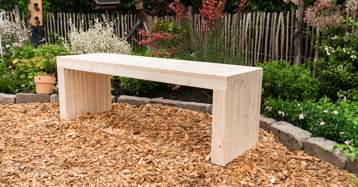 Minimalistische Holzbank selber bauen