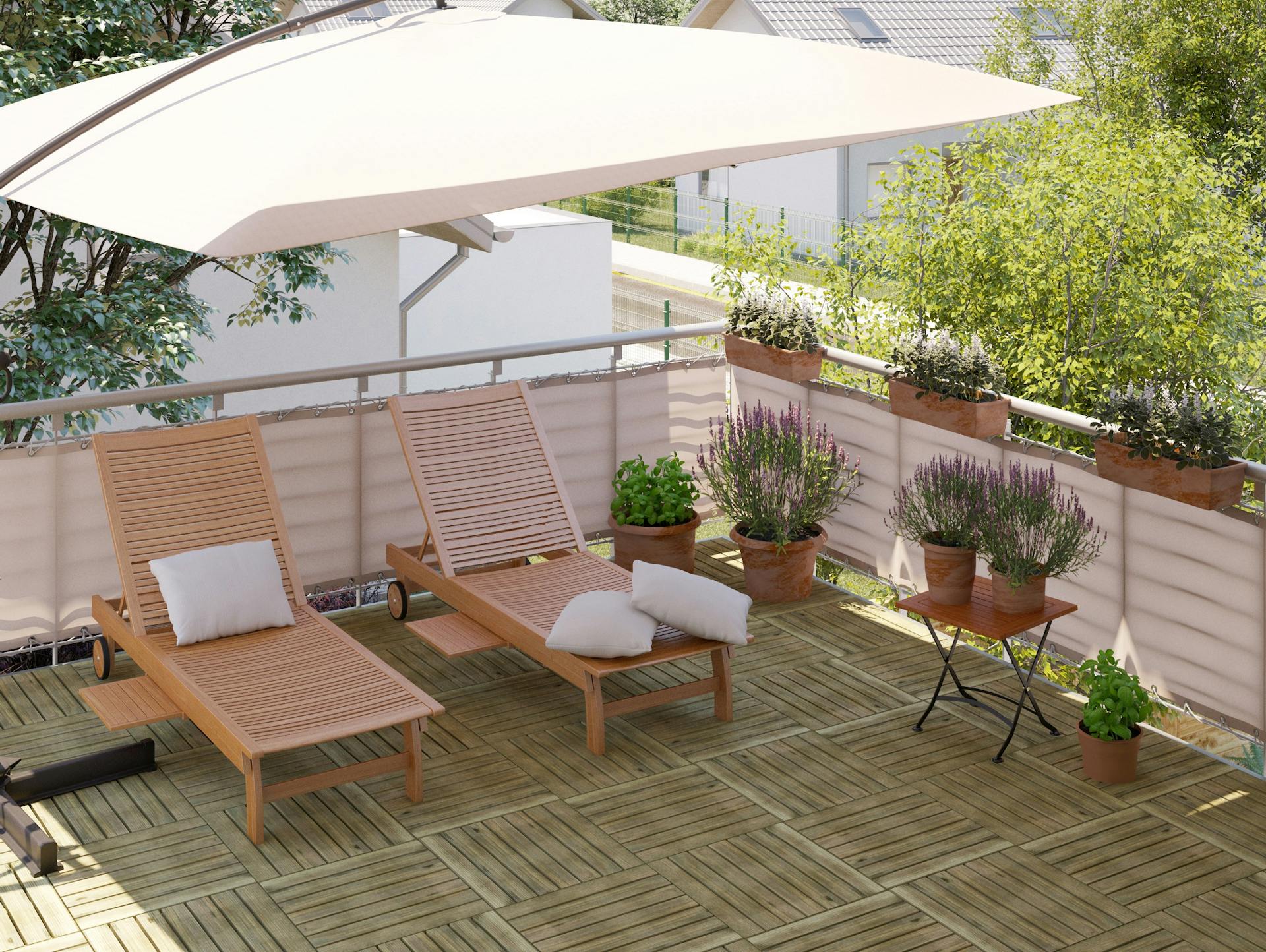 Balkon mit Liegestühlen