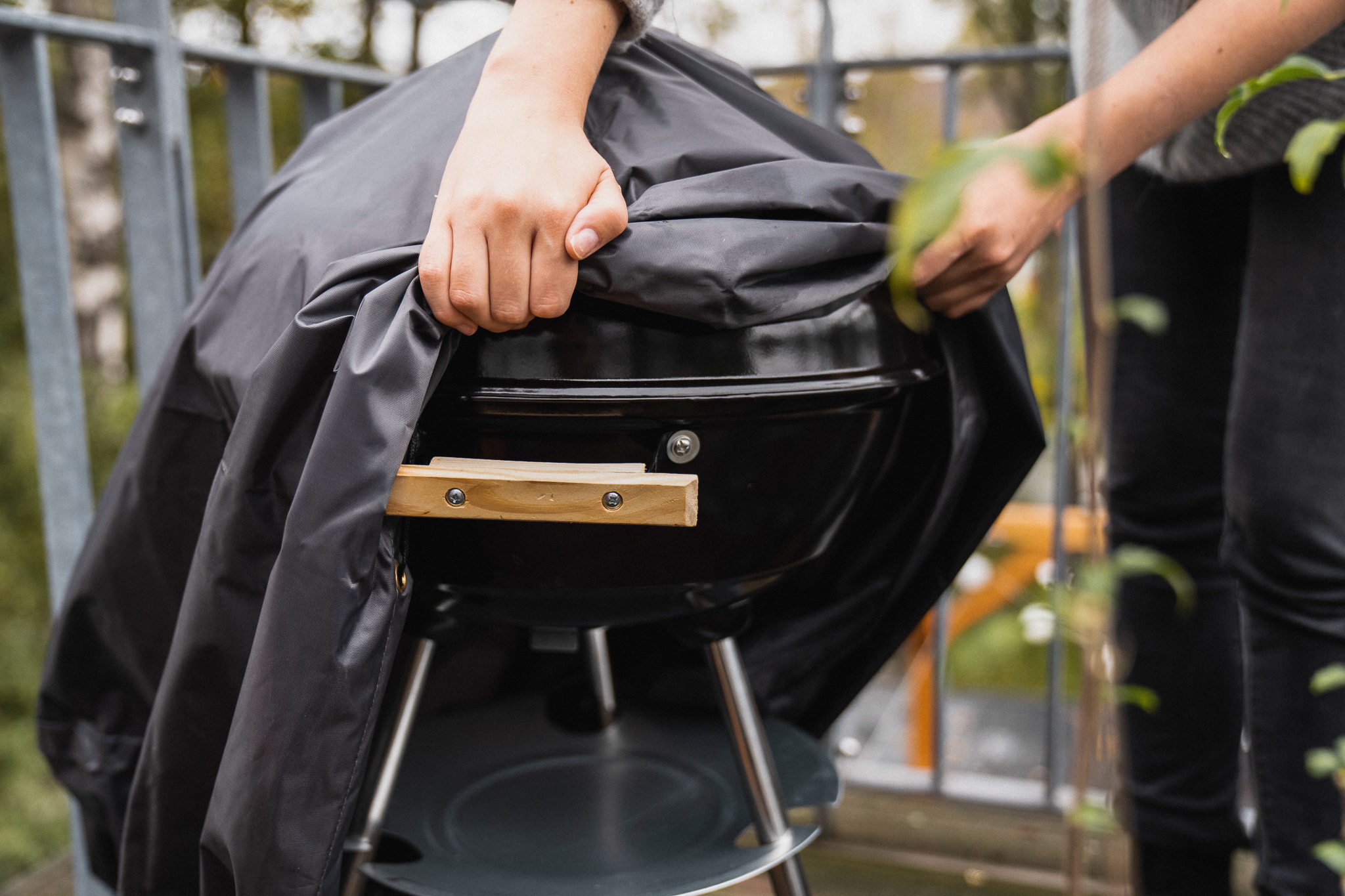 Na zimu gril prikryte