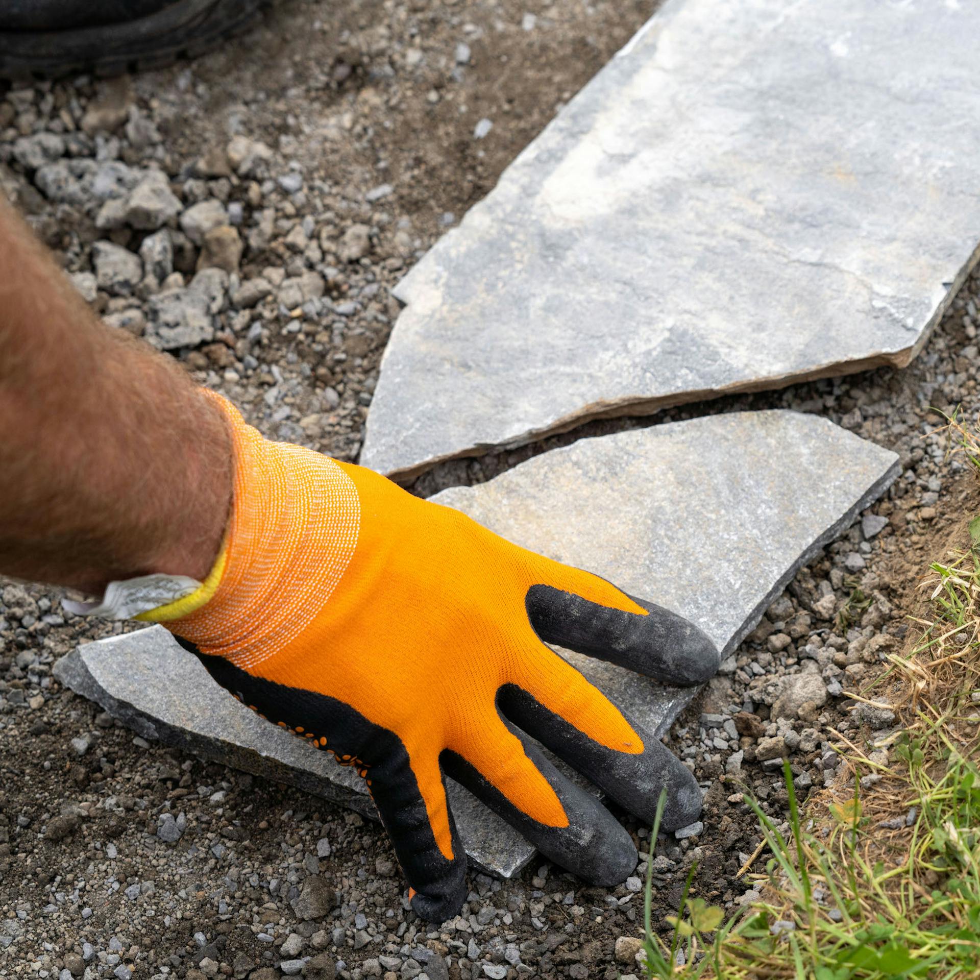 Ruka s polygonálnou doskou