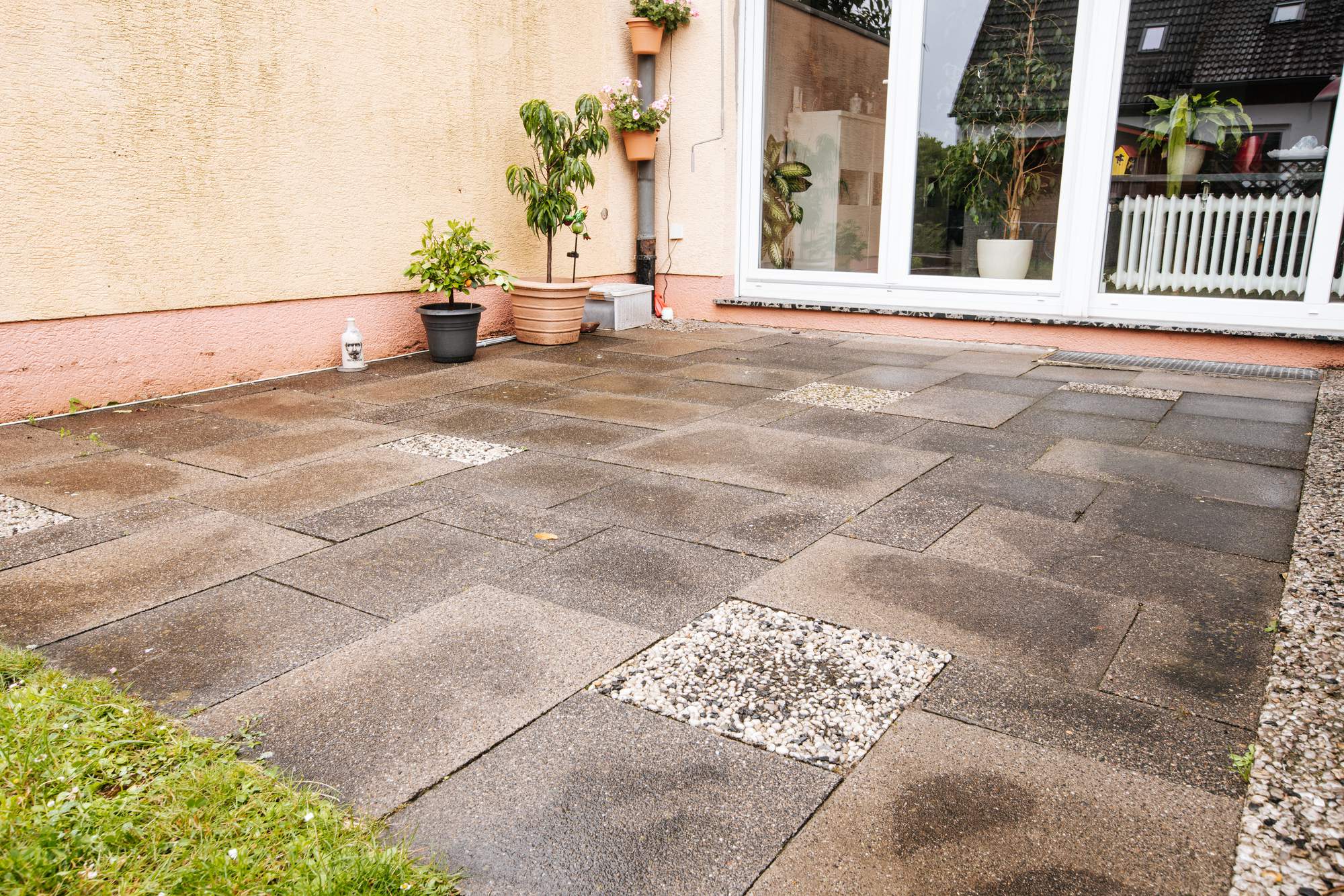 Graue Terrassenplatten