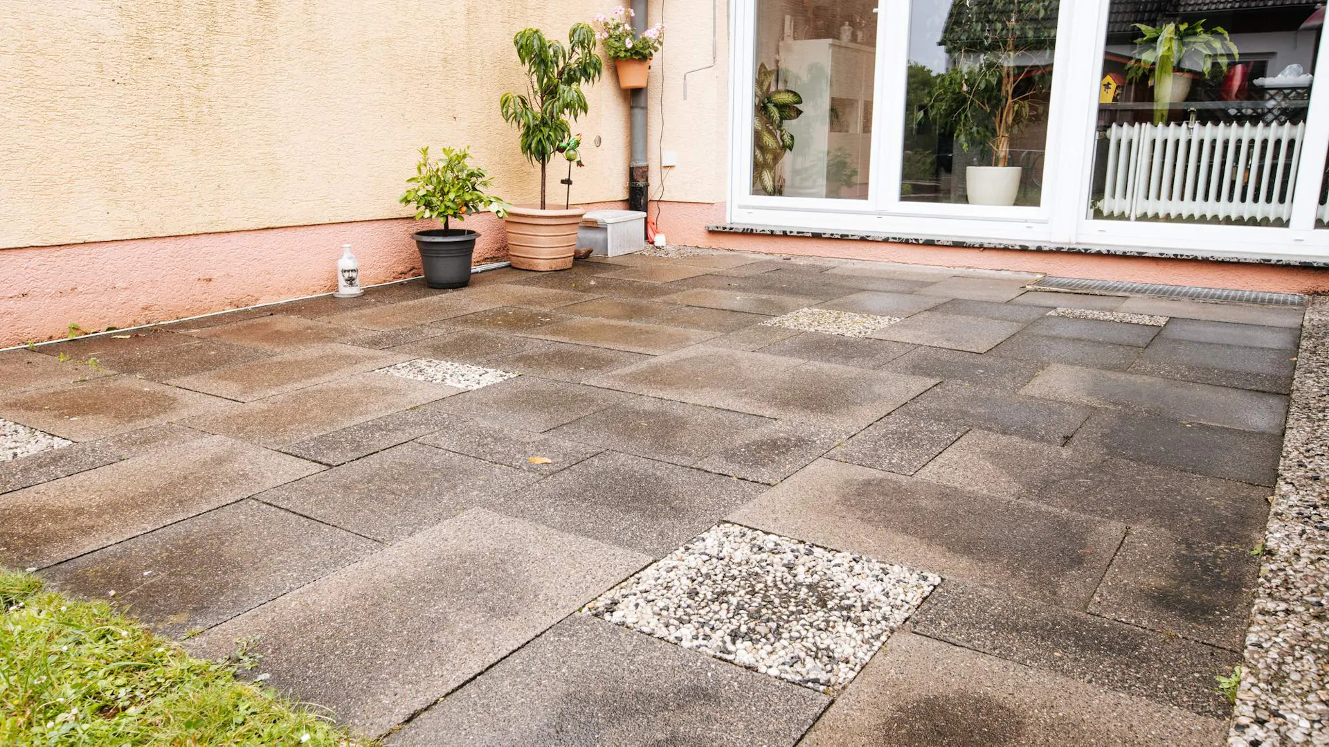 Graue Terrassenplatten