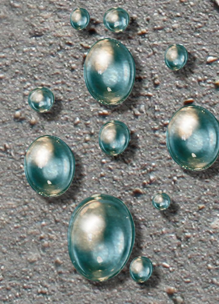 Gocce su una piastra della terrazza