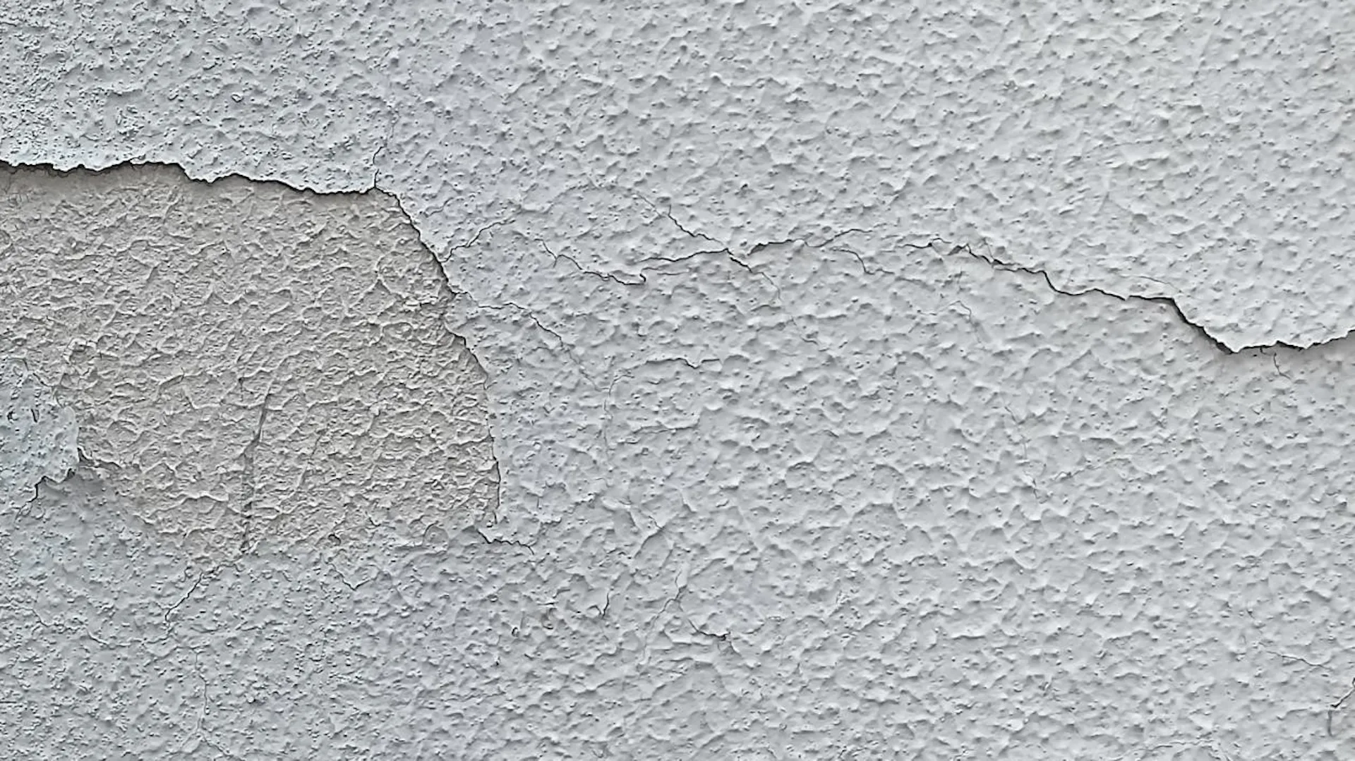 Haarrisse im Putz