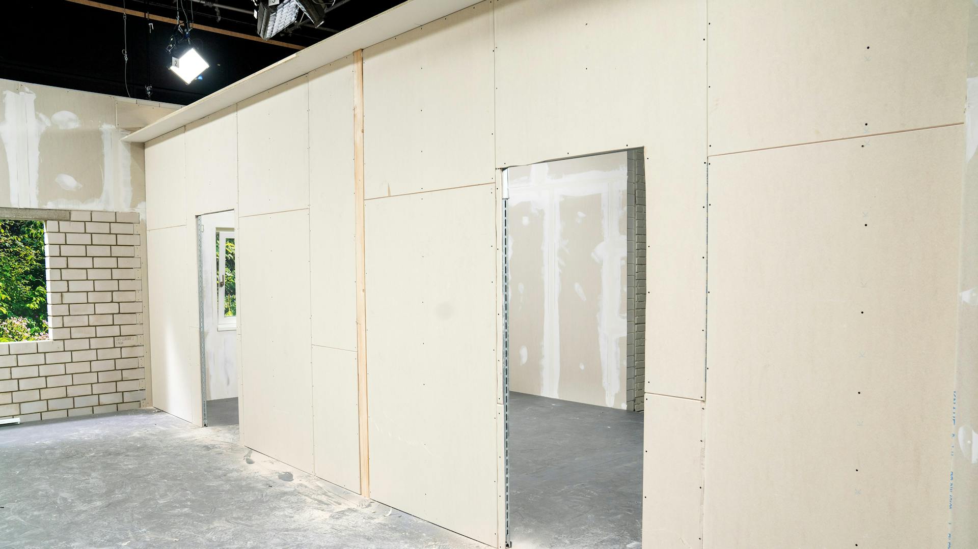 Kutilovia postavili sadrokartón pomocou sadrokartónu.