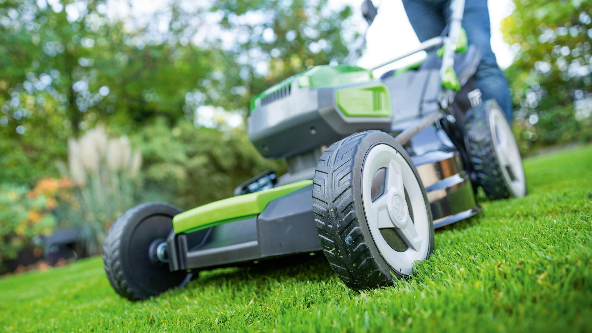 Rasenmäher mit Akku