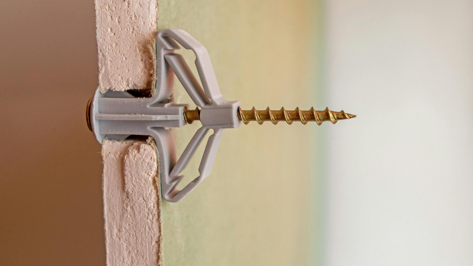 Spreizdübel in Gipskarton-Wand