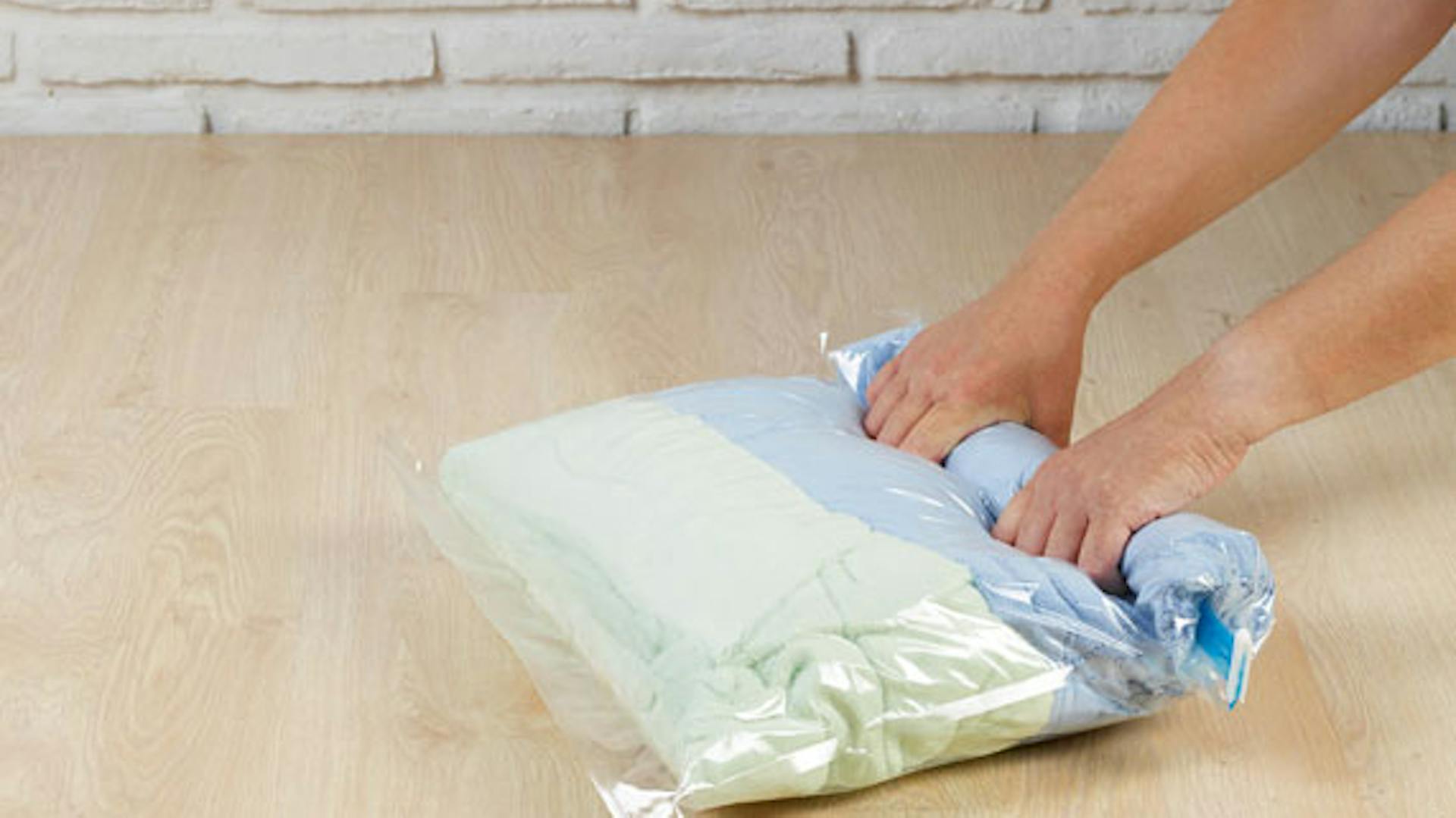 Aufbewahrung von Kleidung im Vakuumbeutel